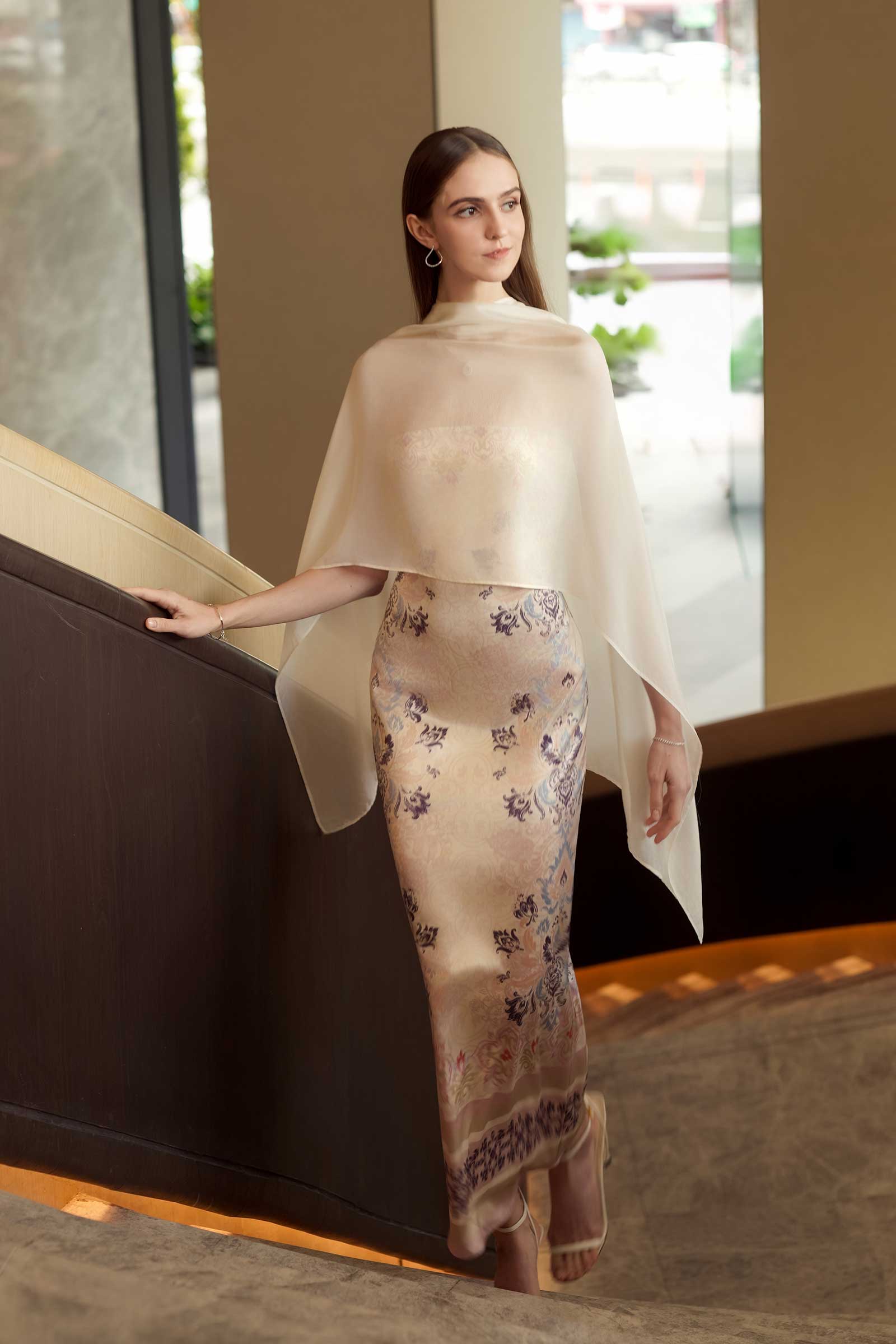 Elaris Multiway Silk Cape (Cream) (NON RETURNABLE)