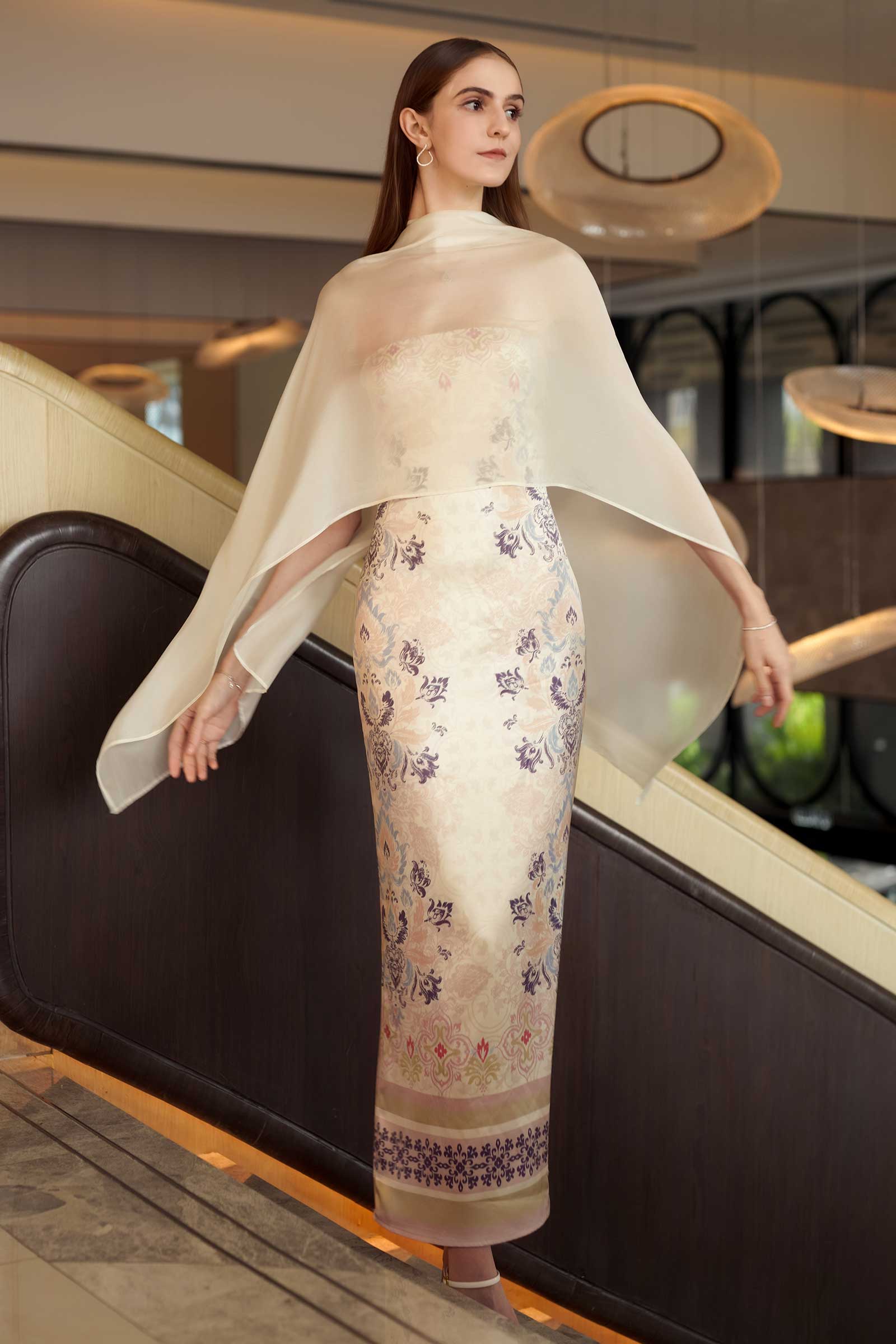 Elaris Multiway Silk Cape (Cream) (NON RETURNABLE)