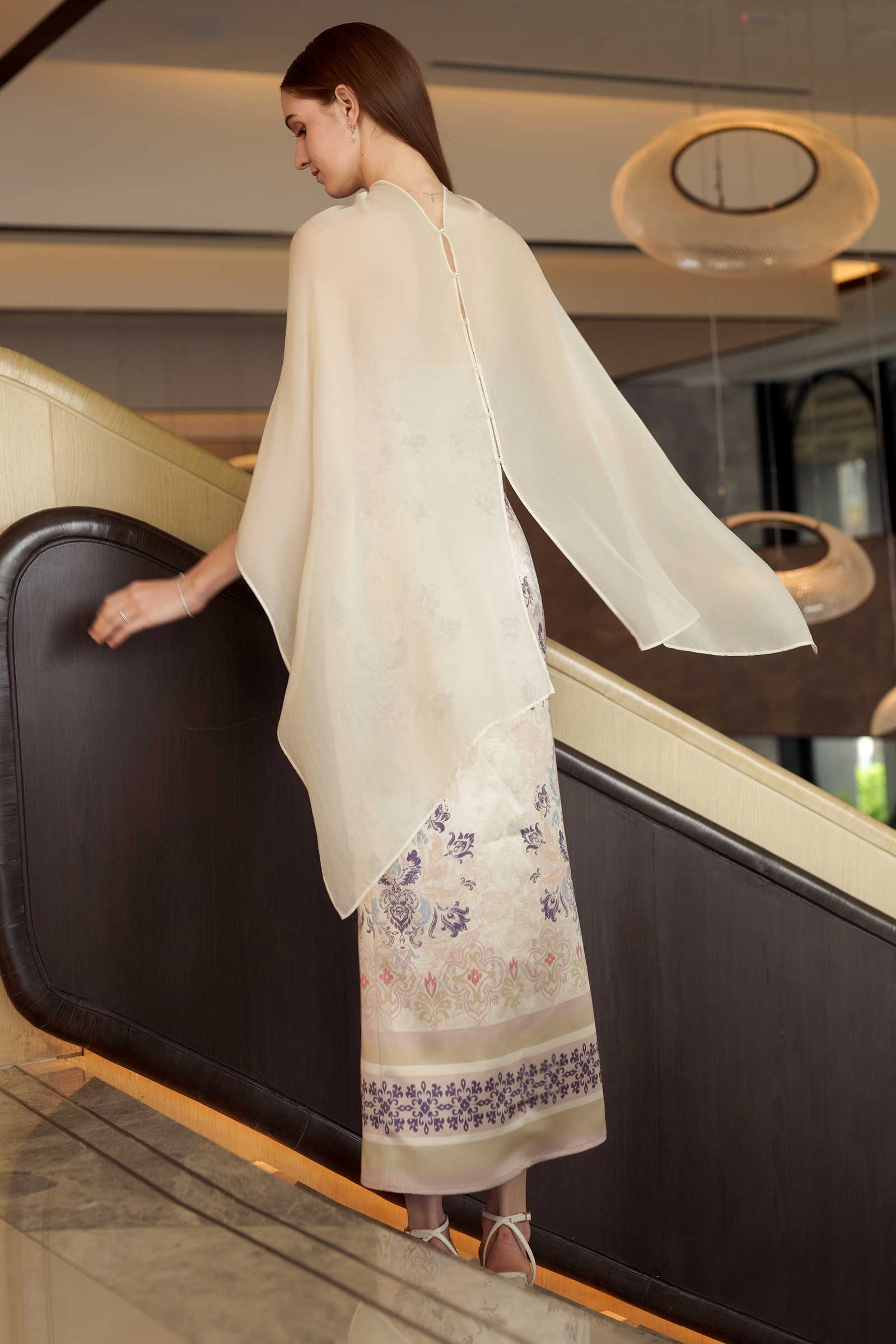 Elaris Multiway Silk Cape (Cream) (NON RETURNABLE)