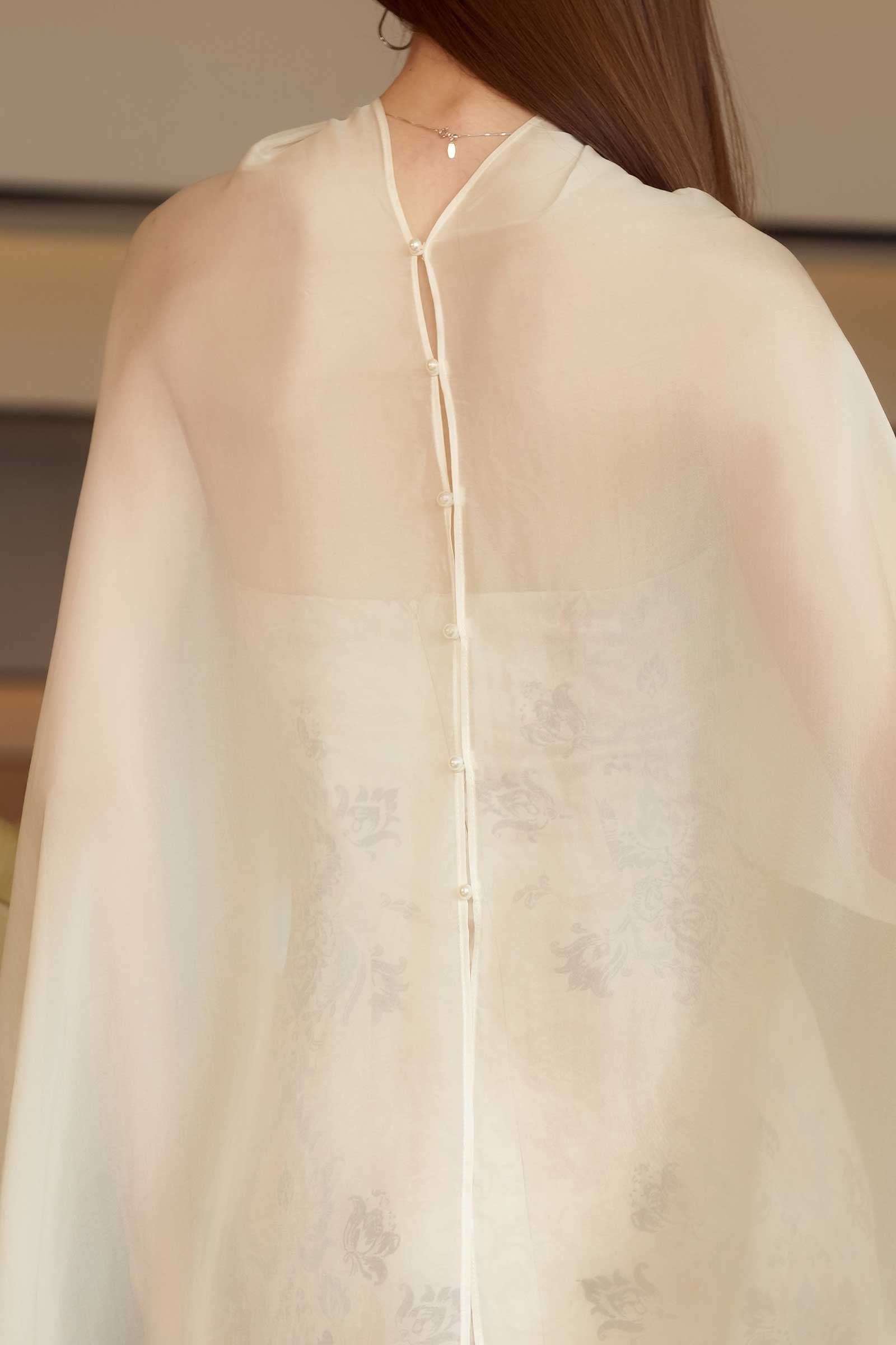 Elaris Multiway Silk Cape (Cream) (NON RETURNABLE)