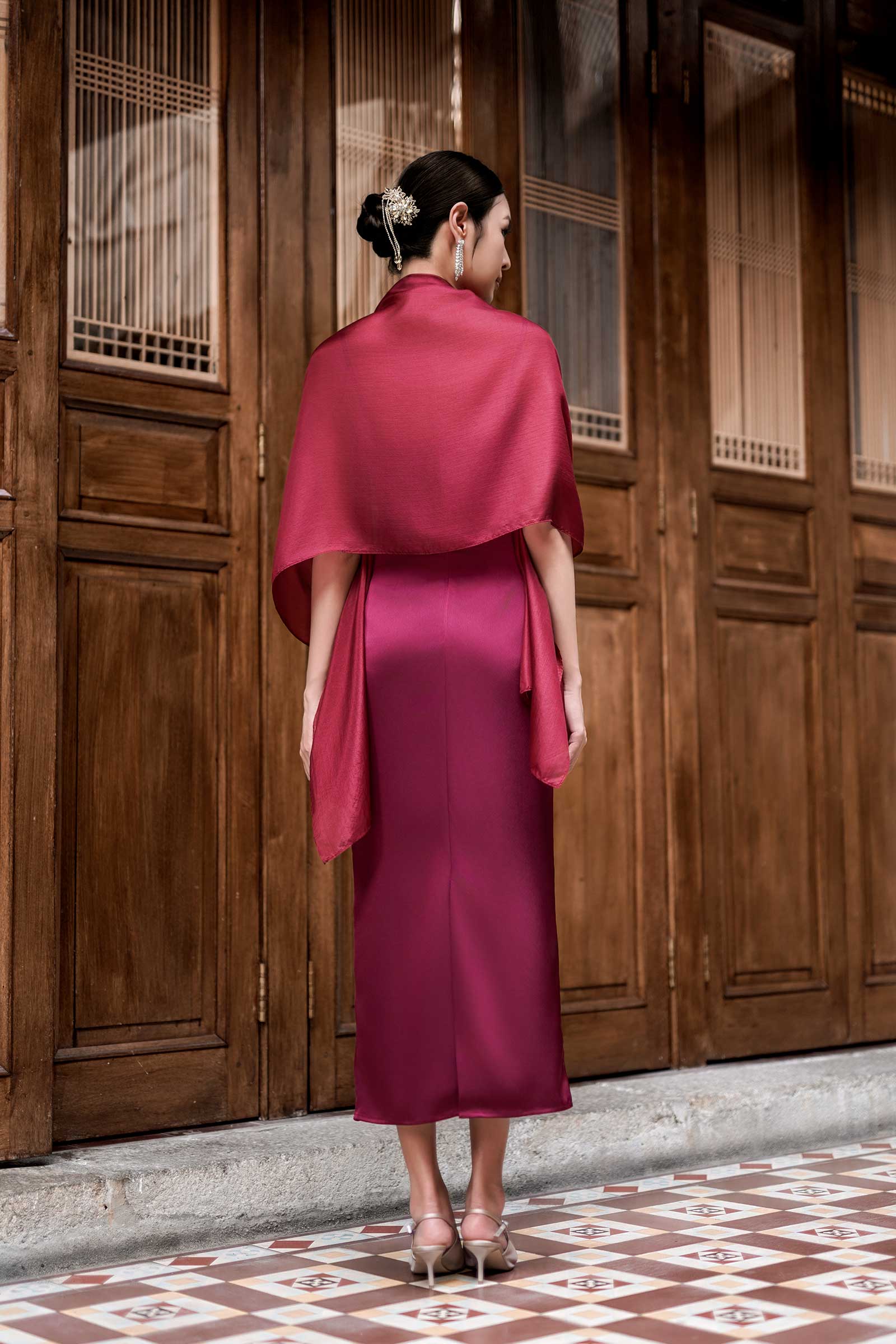 NEW Elaris Multiway Silk Cape (Red) (NON RETURNABLE)