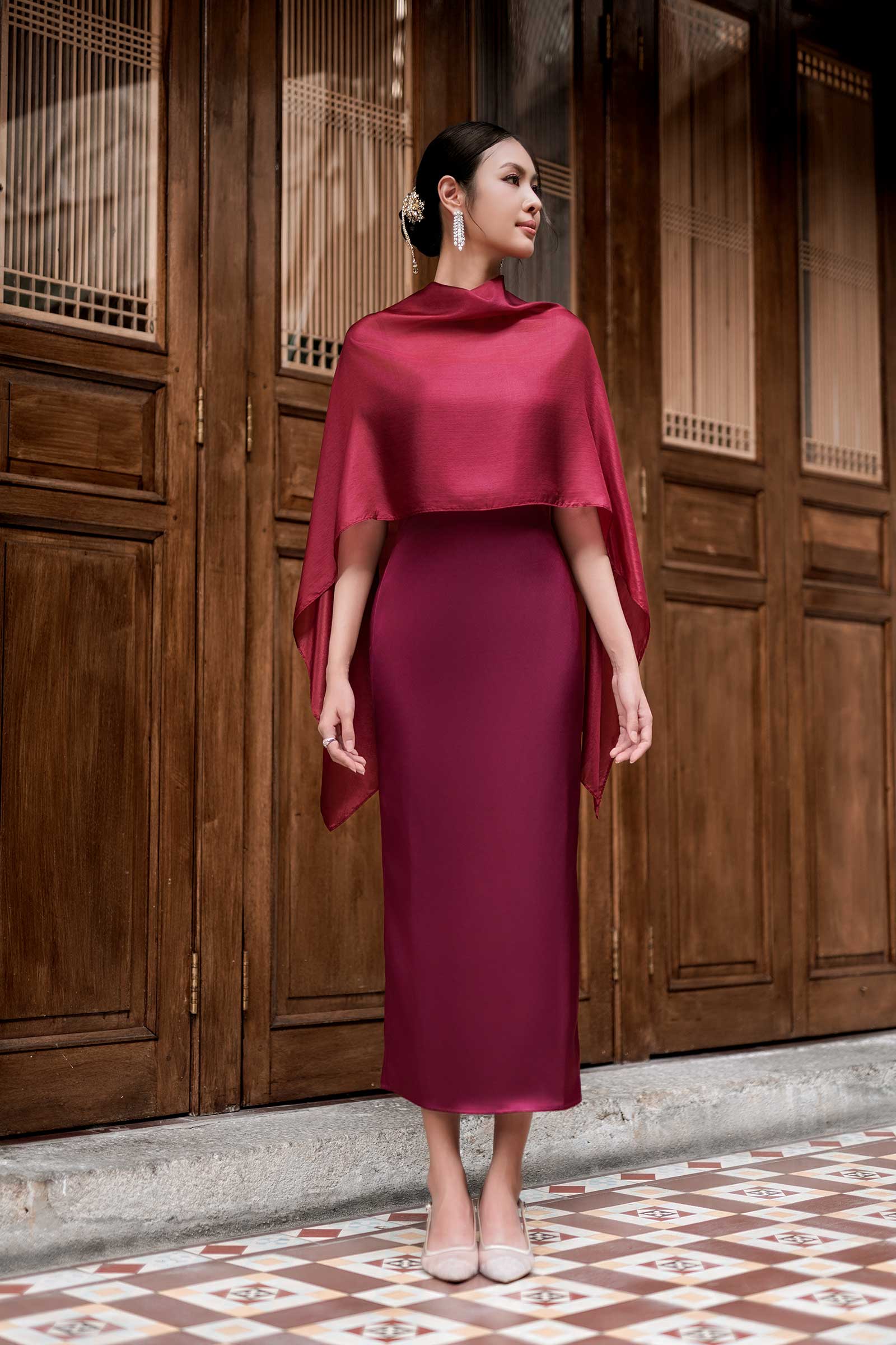 NEW Elaris Multiway Silk Cape (Red) (NON RETURNABLE)