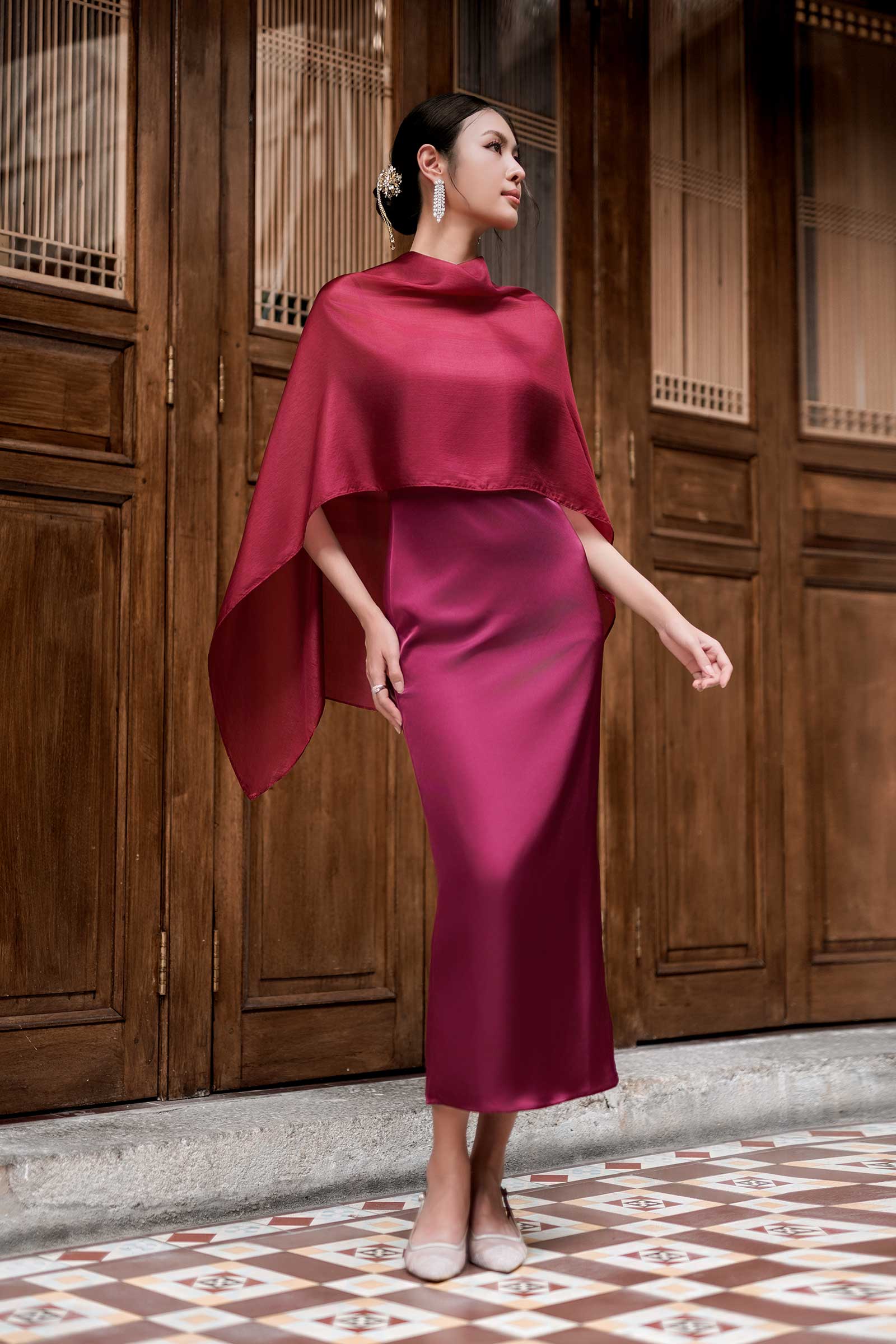 NEW Elaris Multiway Silk Cape (Red) (NON RETURNABLE)