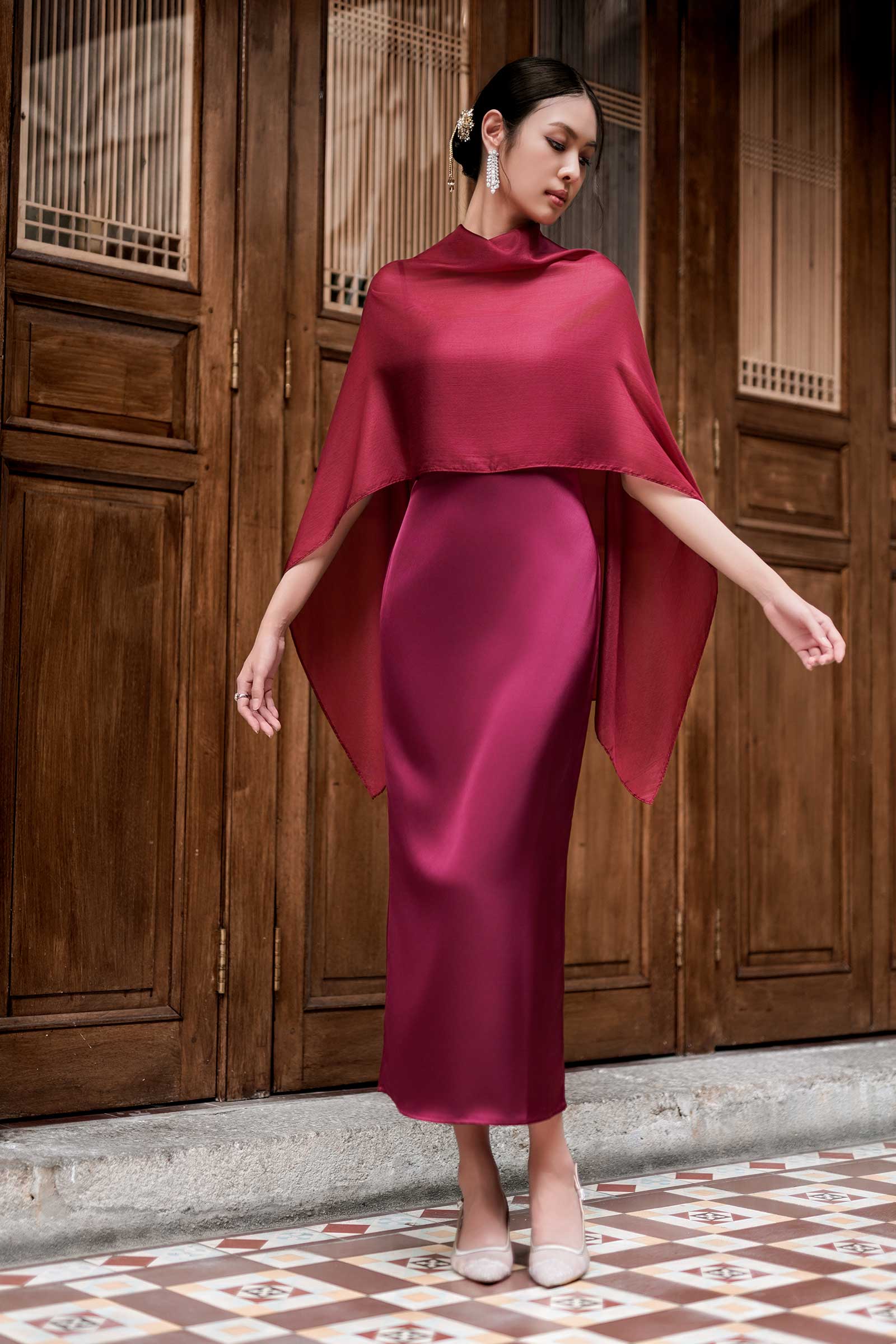 NEW Elaris Multiway Silk Cape (Red) (NON RETURNABLE)