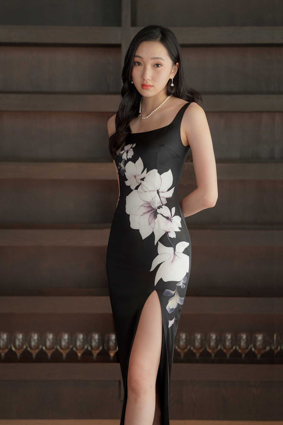 Blooming Elegance (Black)