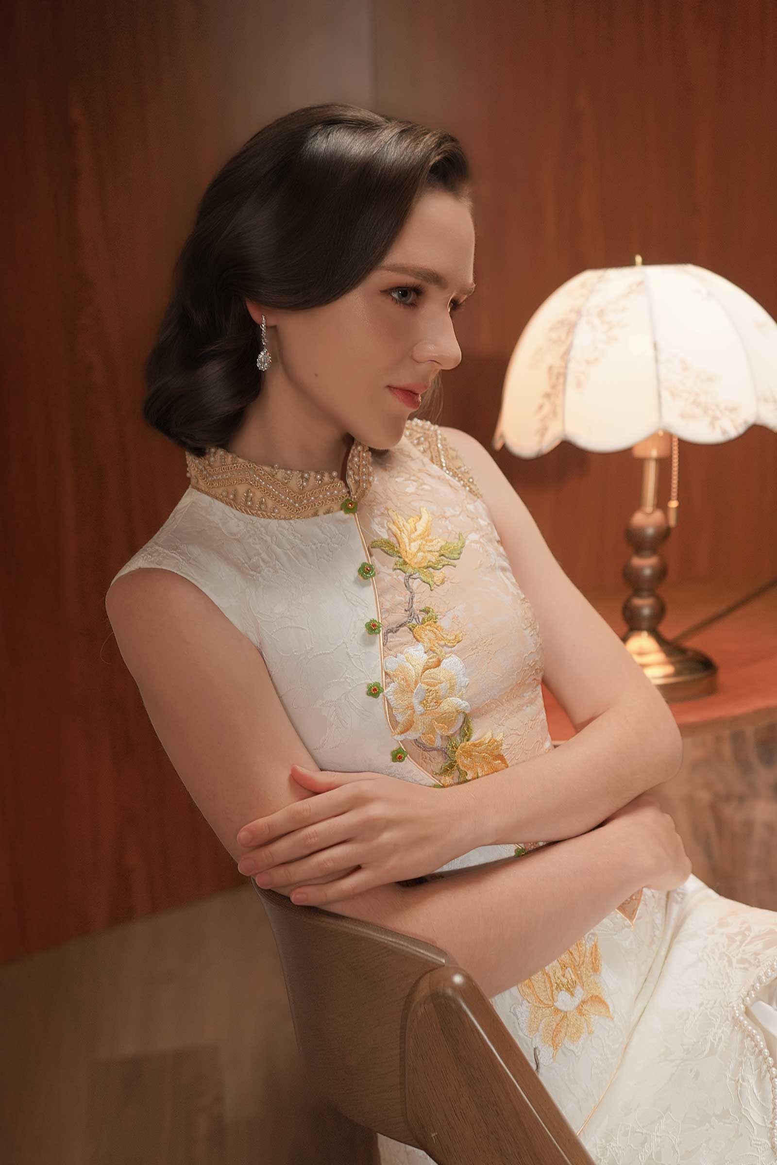 Solenia Qipao Top (Light Gold)