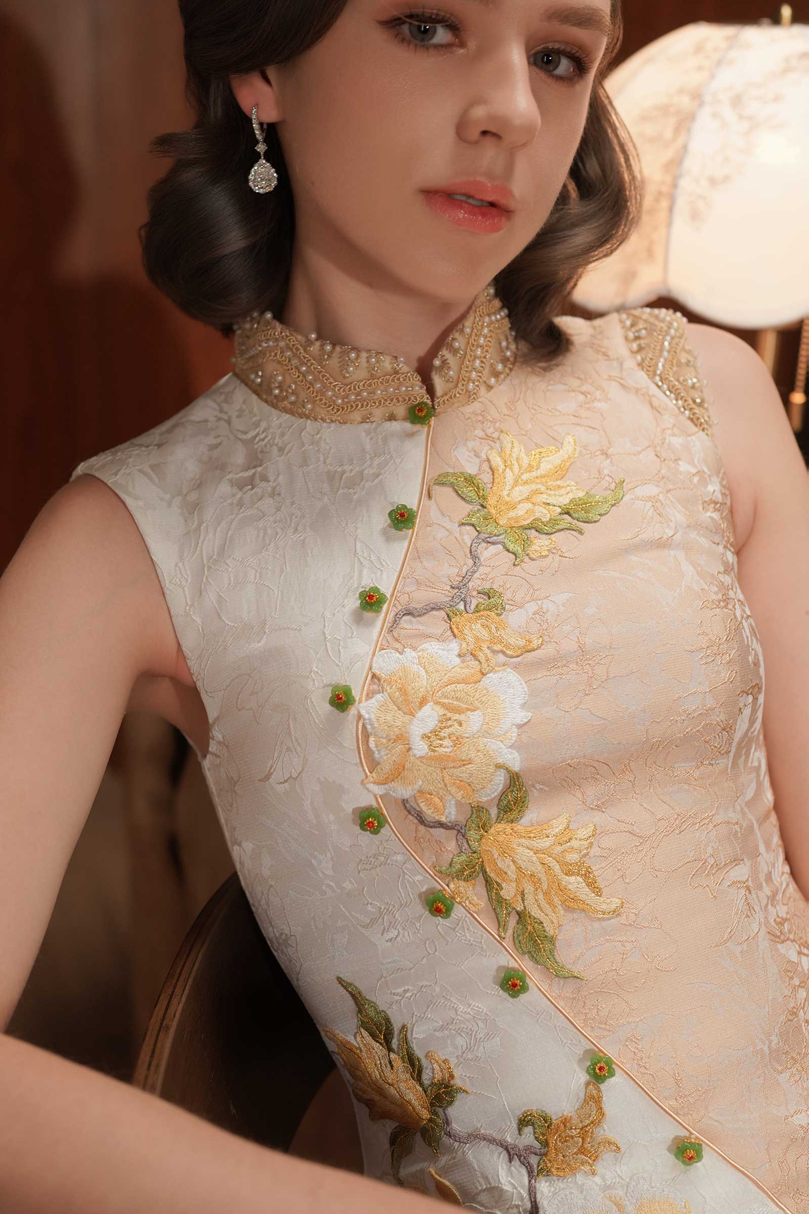 Solenia Qipao Top (Light Gold)