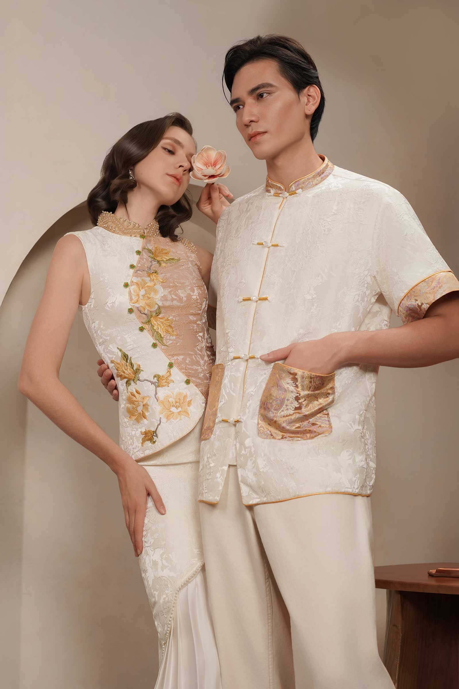 Aurelia Samfu (Gold)