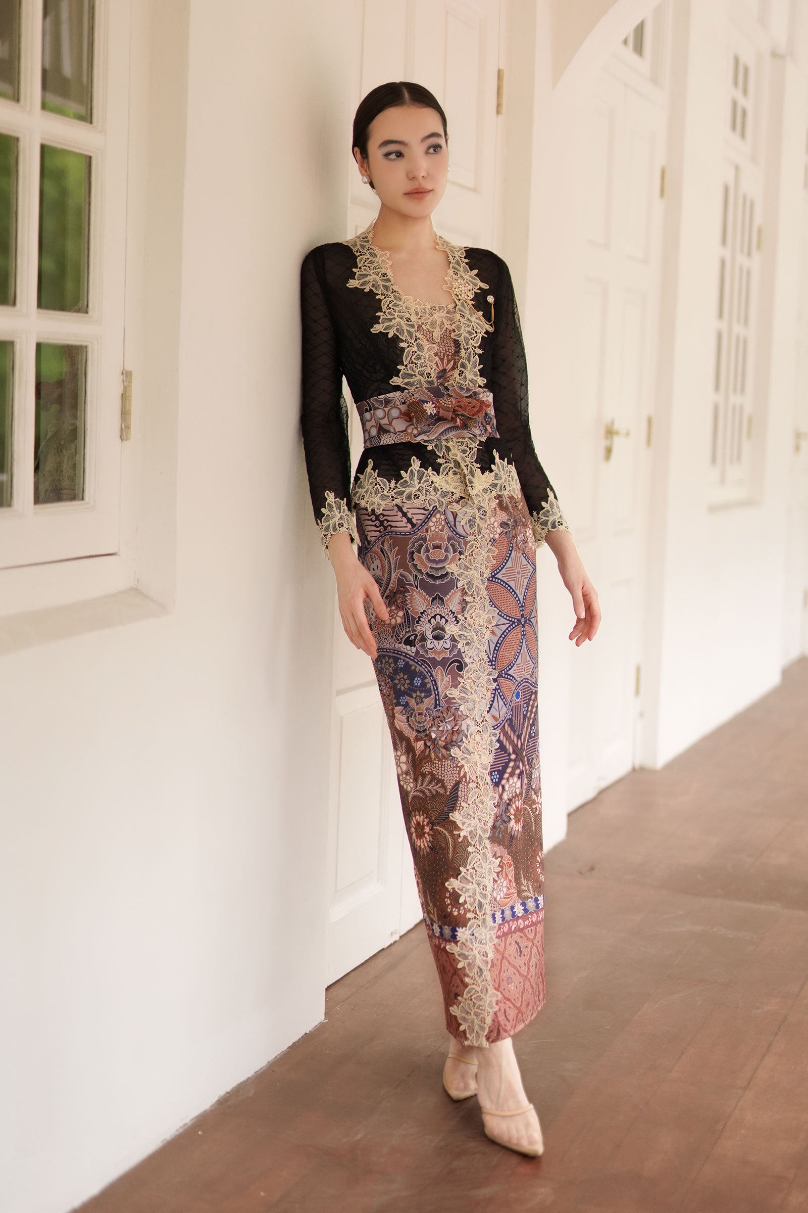 Soleil Kebaya Set (Black)