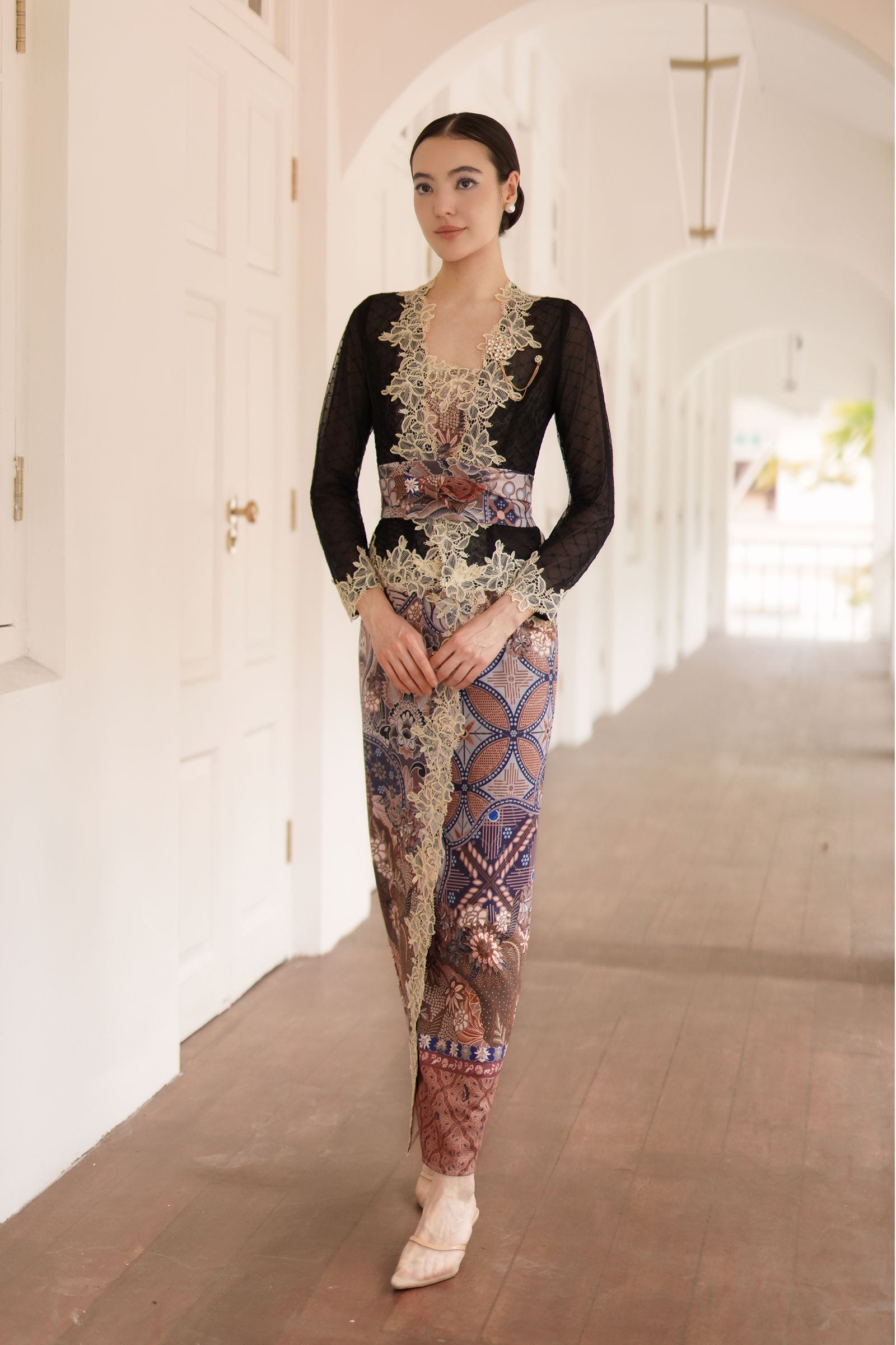 Soleil Kebaya Set (Black)