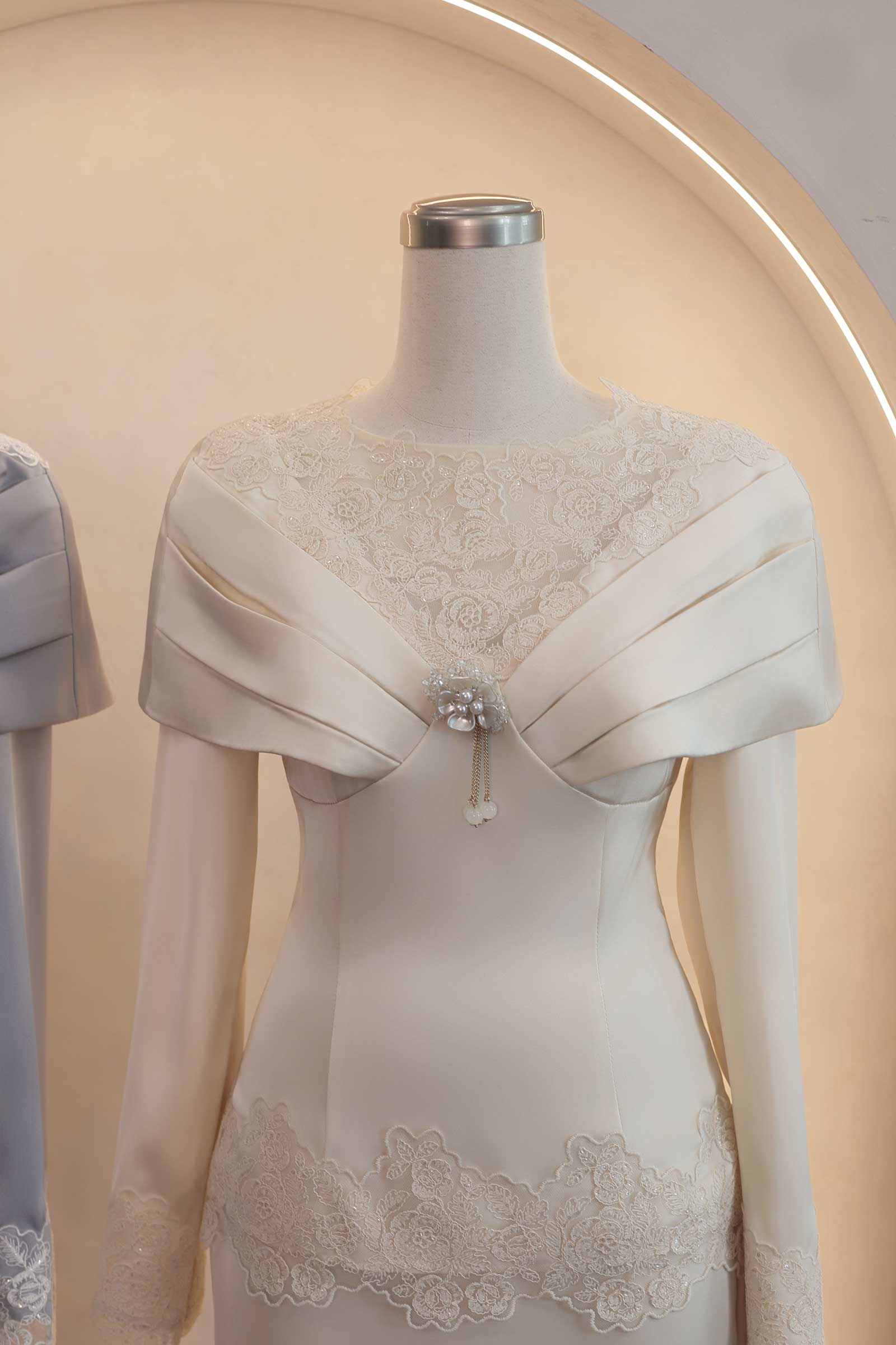 Rembulan Kebaya Top (Champagne)