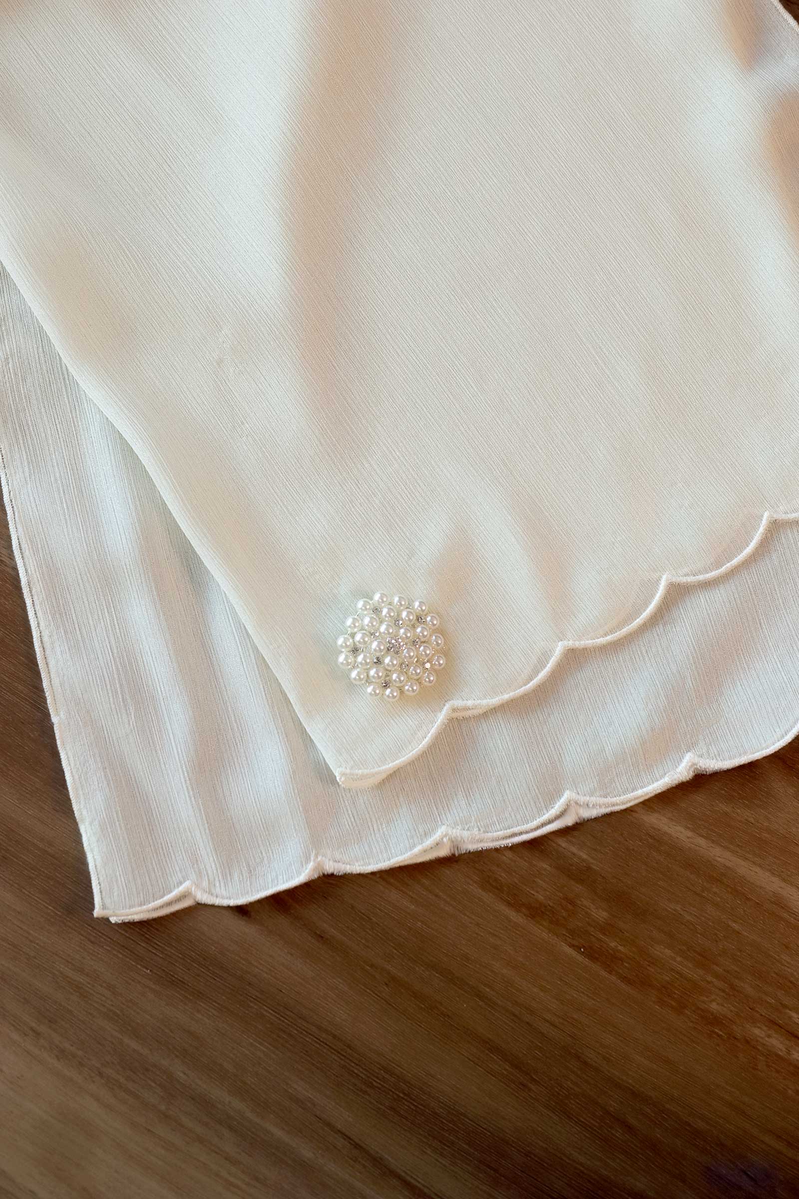 Enchanting Shawls with Brooch (Ivory) (Non Returnable)