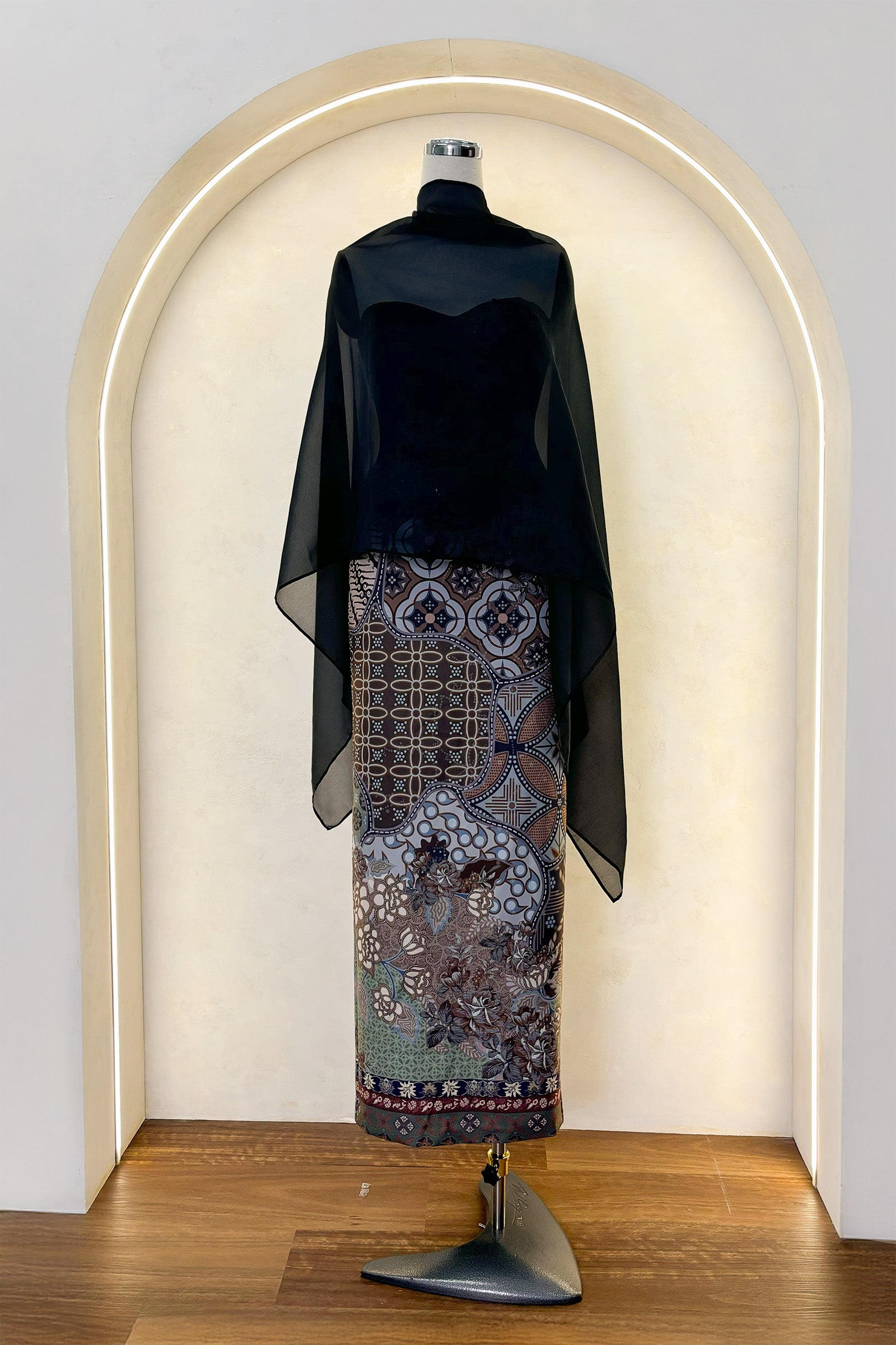 Casa Multiway Cape (Black)