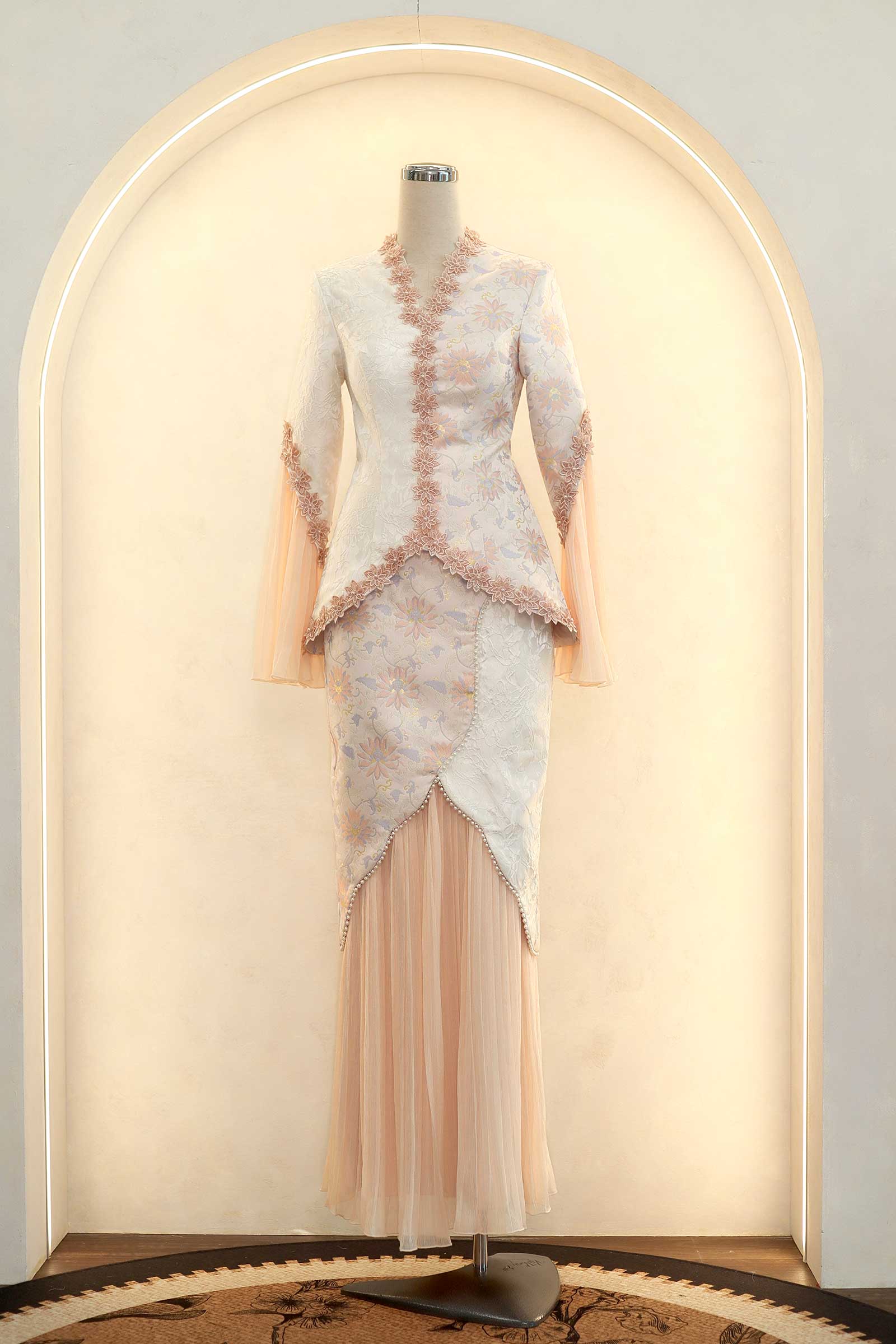 Niessa Kebaya Top (Rose)