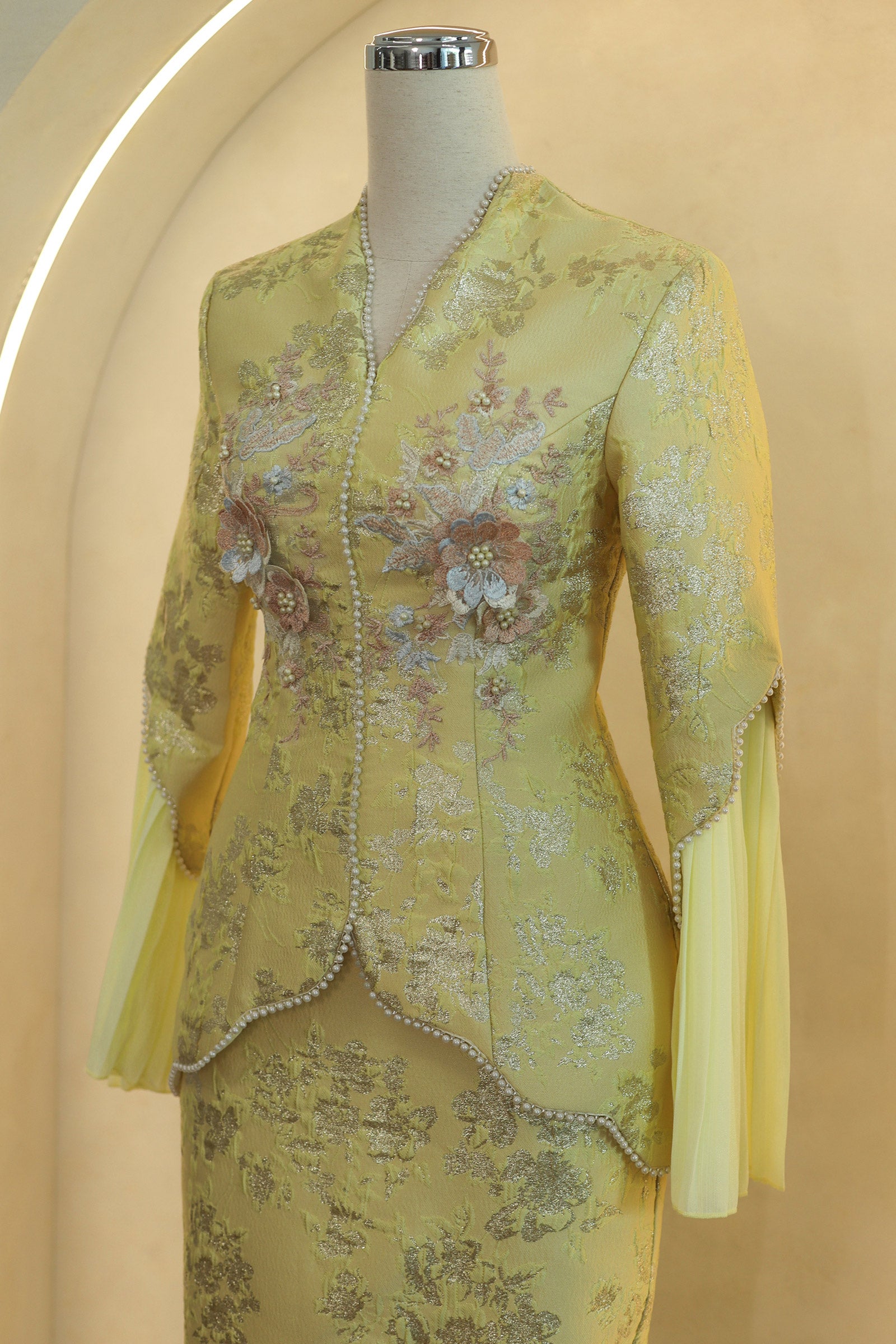 Rosabella Kebaya Set (Sunlit Butter)