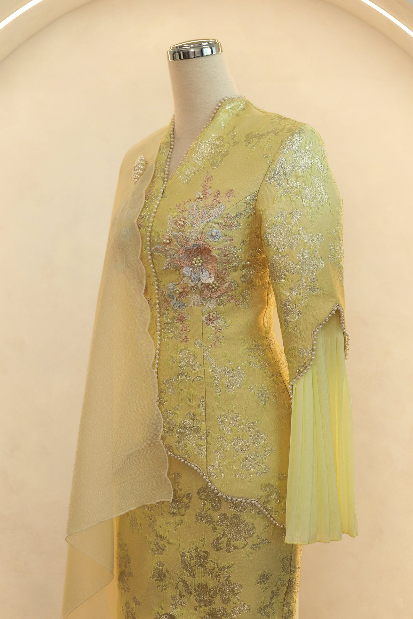Rosabella Kebaya Set (Sunlit Butter)