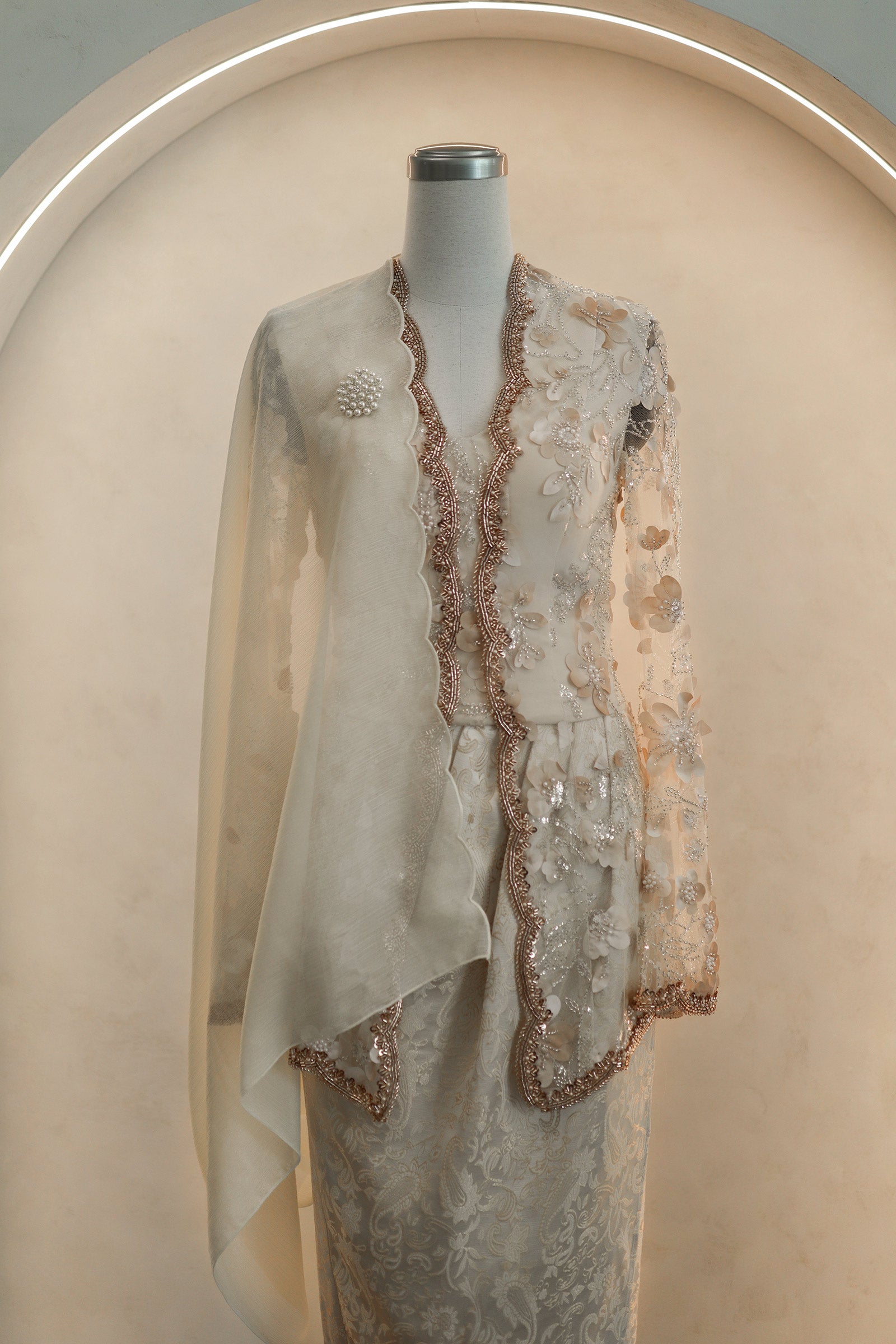 Mahsuri Classic Kebaya Set