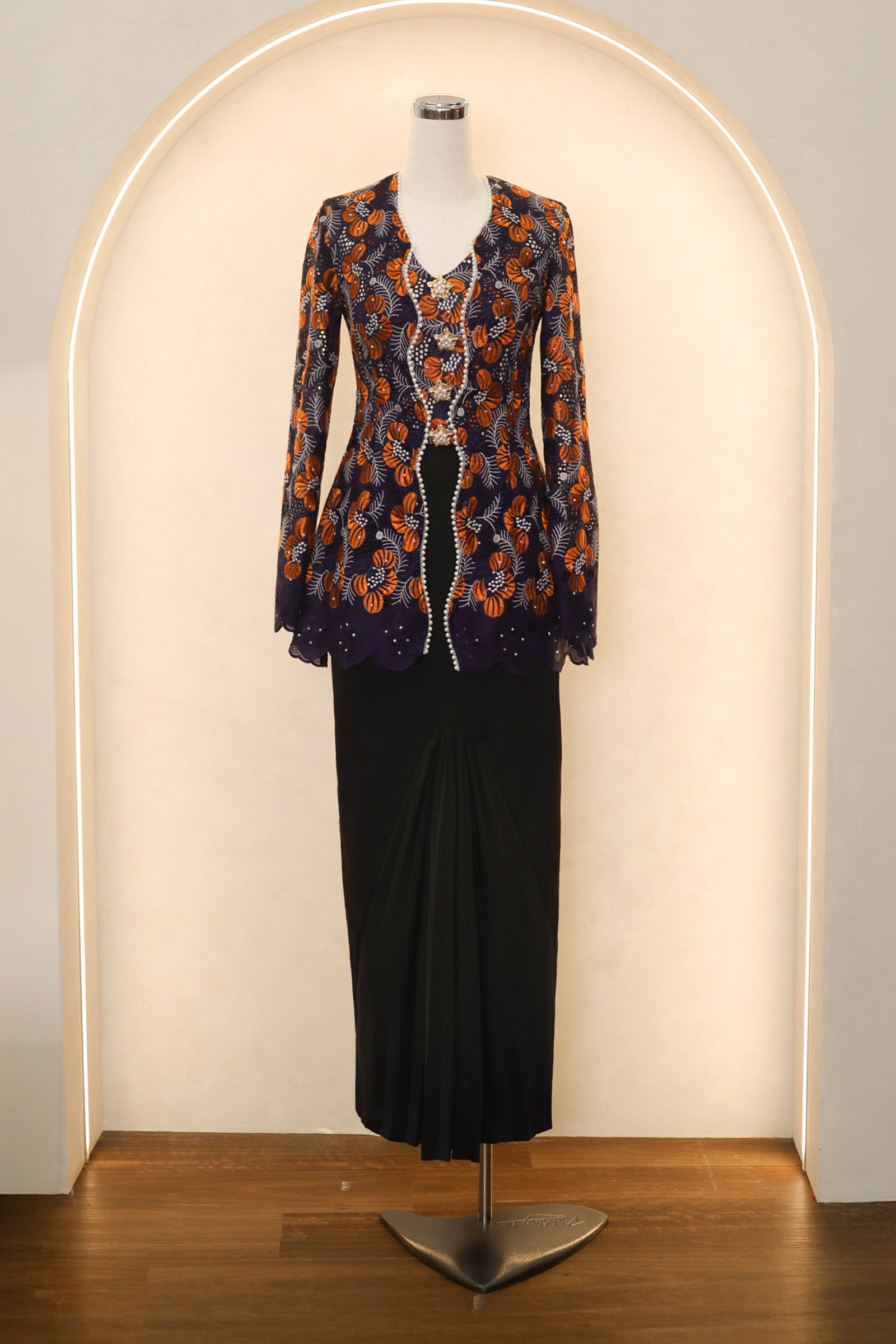 Kemboja Classic Kebaya Set (Black)