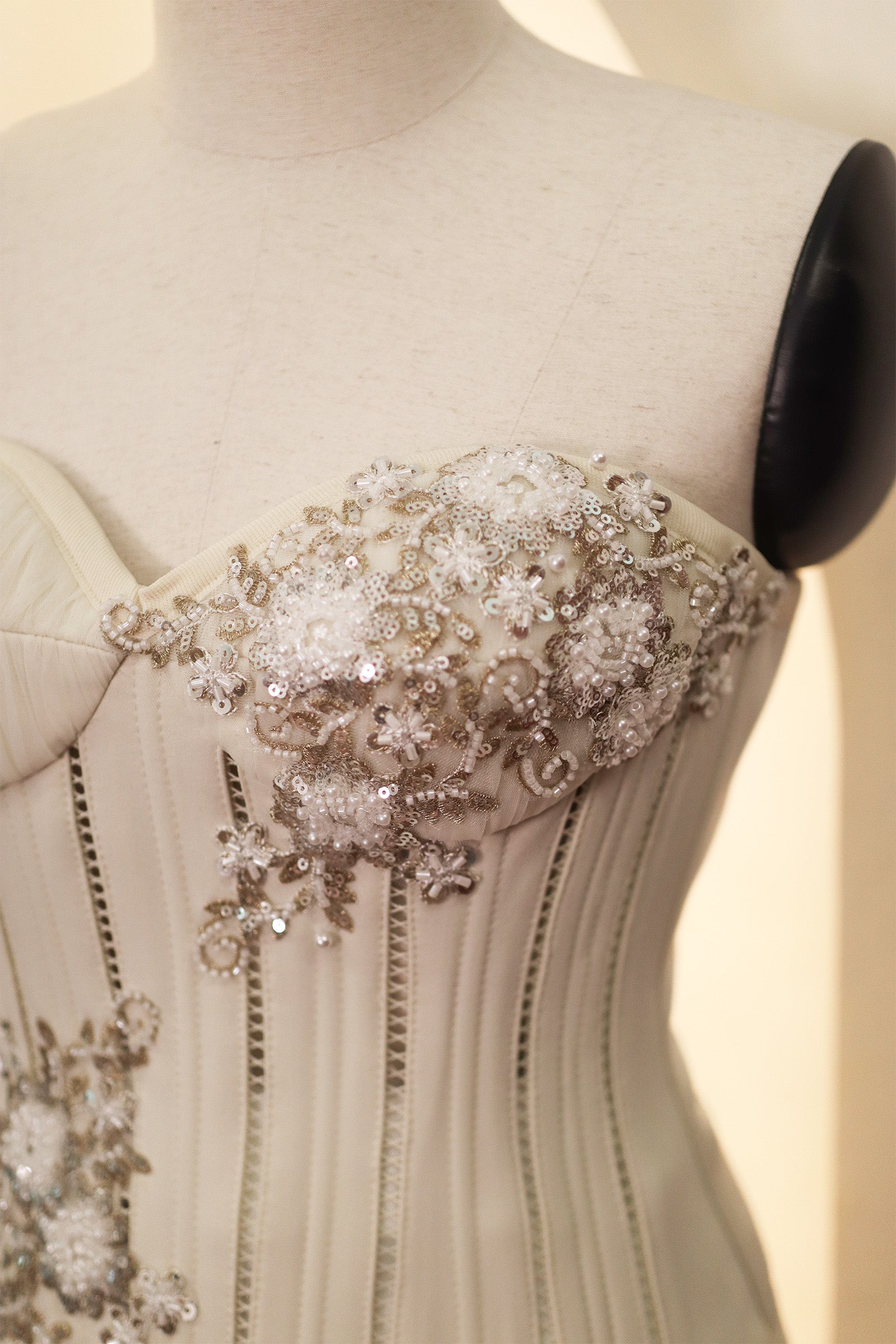 Amorette Top (Moonlit Pearl)
