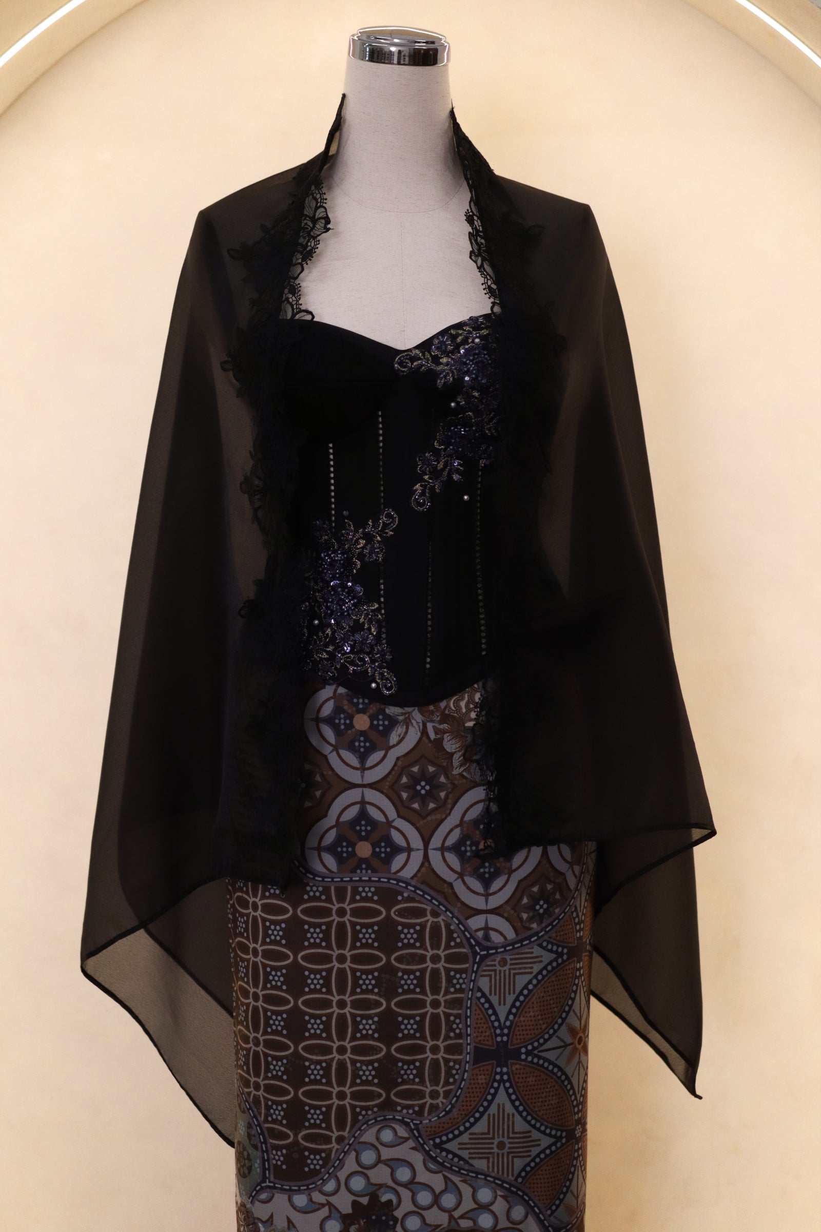 Noémie Shawls (Black) PREORDER