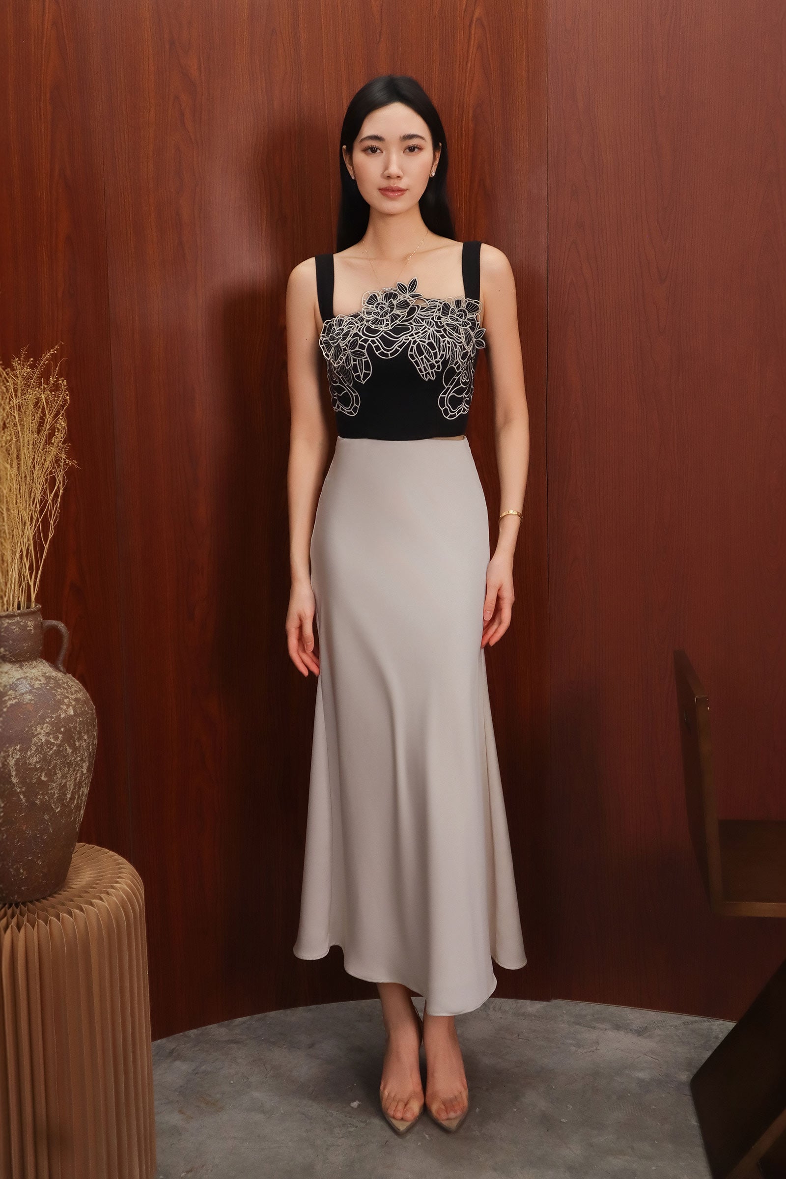 Dloriance Padded Embroidery Top (Black)