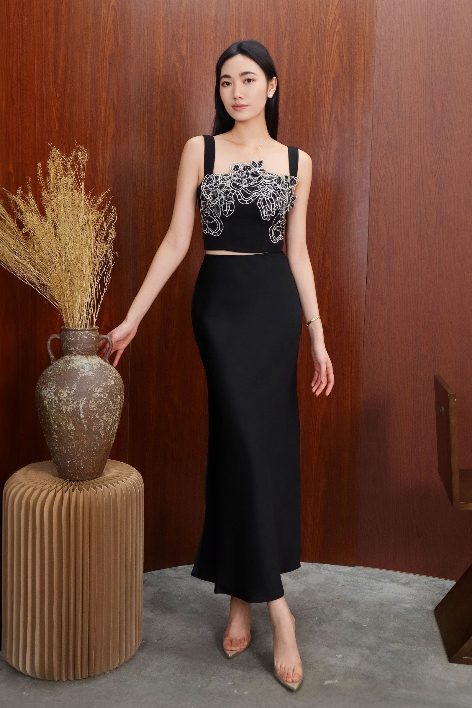 Dloriance Padded Embroidery Top (Black)