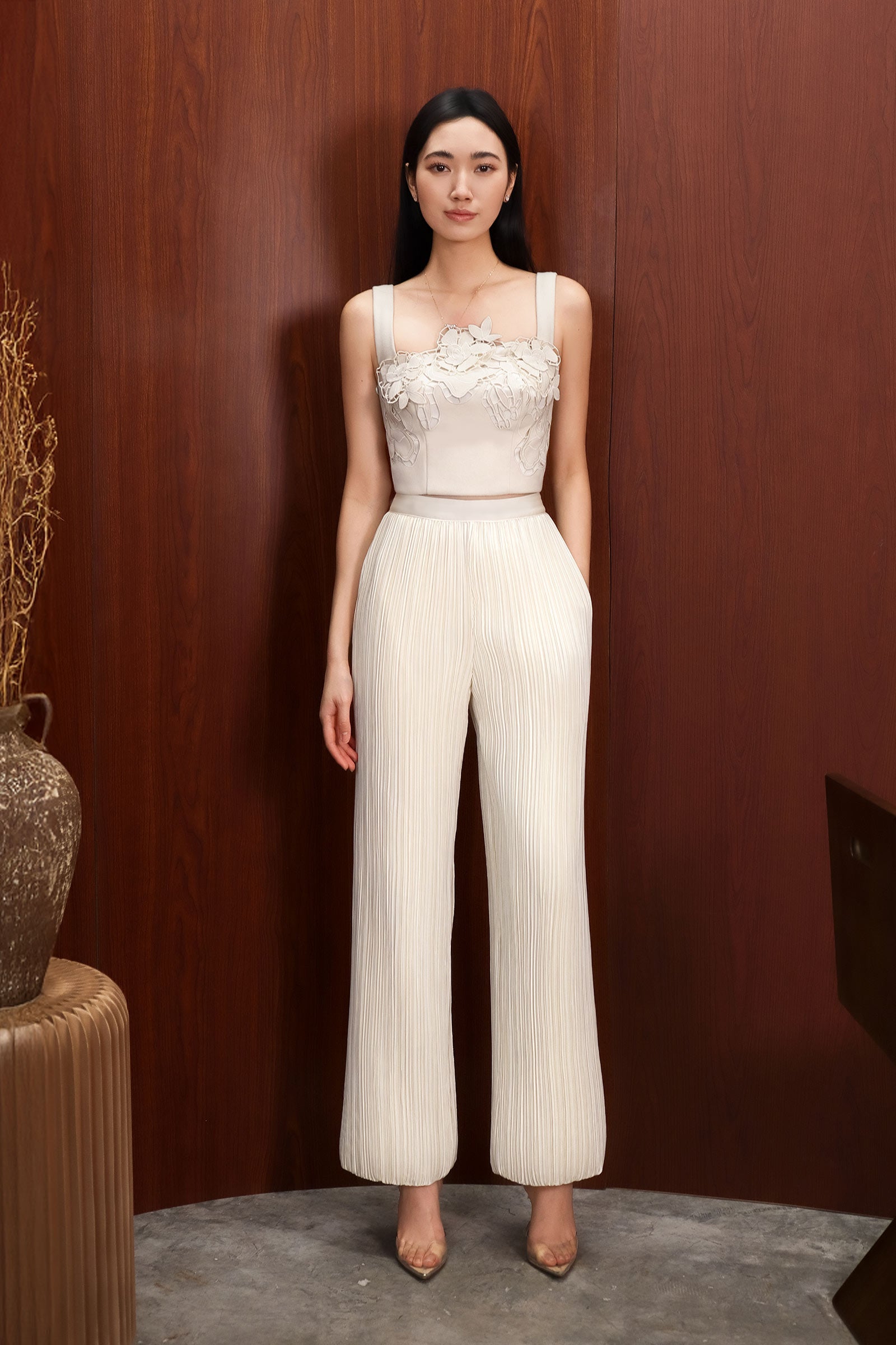 Dloriance Padded Embroidery Top (Ivory)