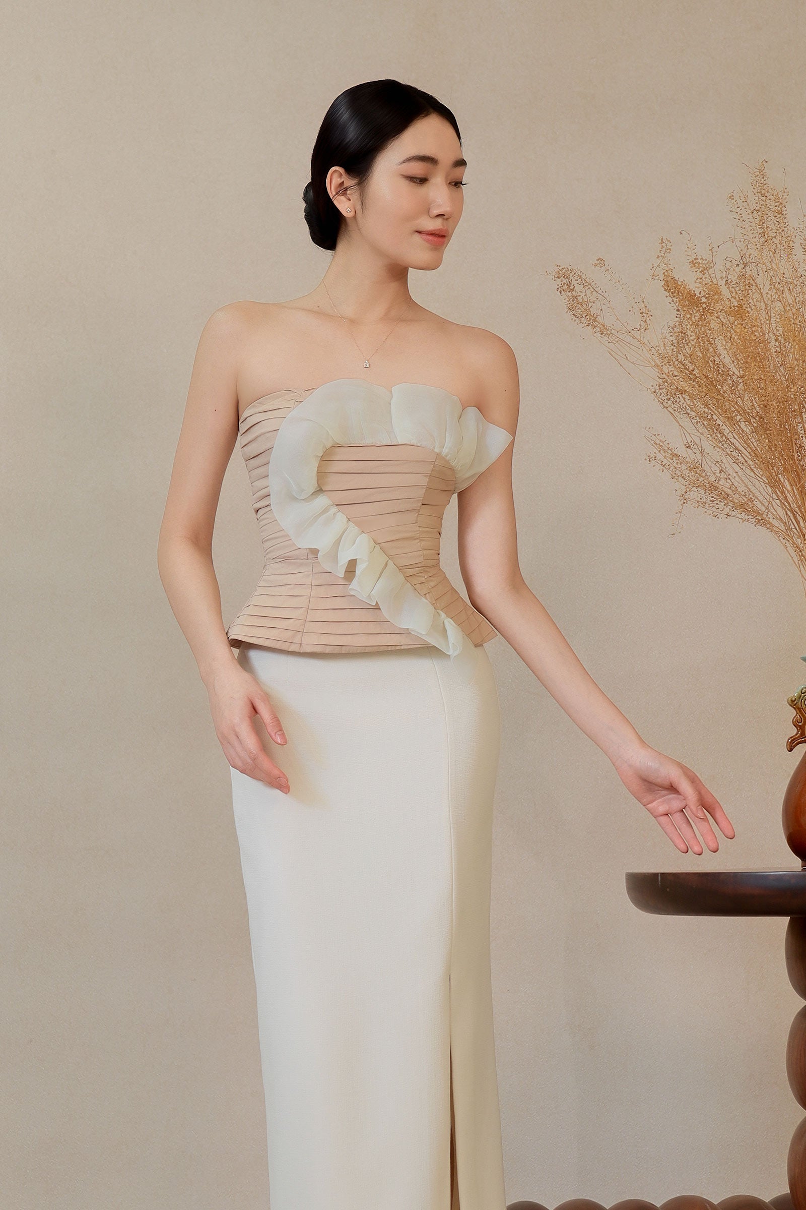 Daevelyn Top (Beige)