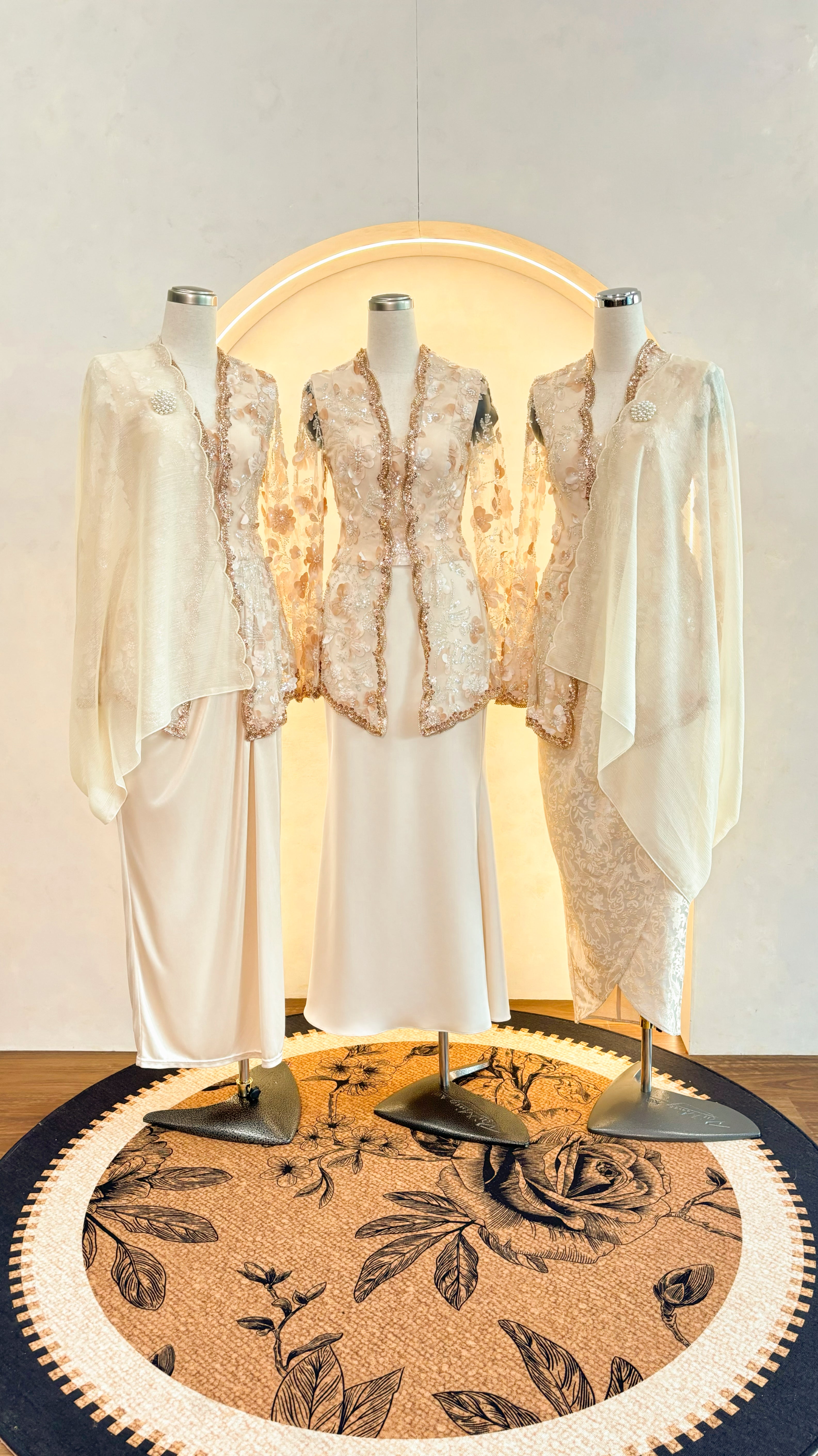 Mahsuri Classic Kebaya Set