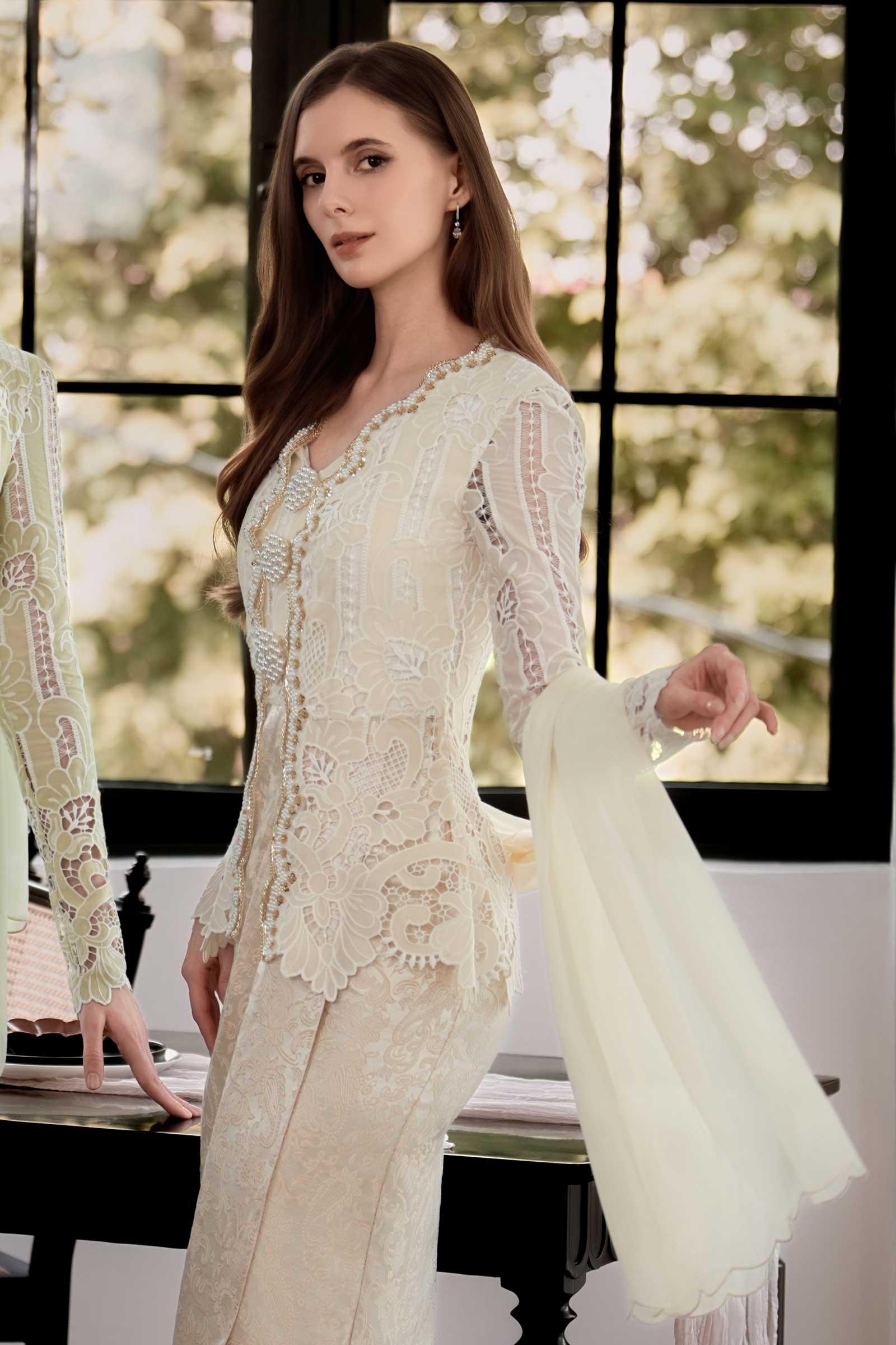 Seroja Kebaya Set (Cream)