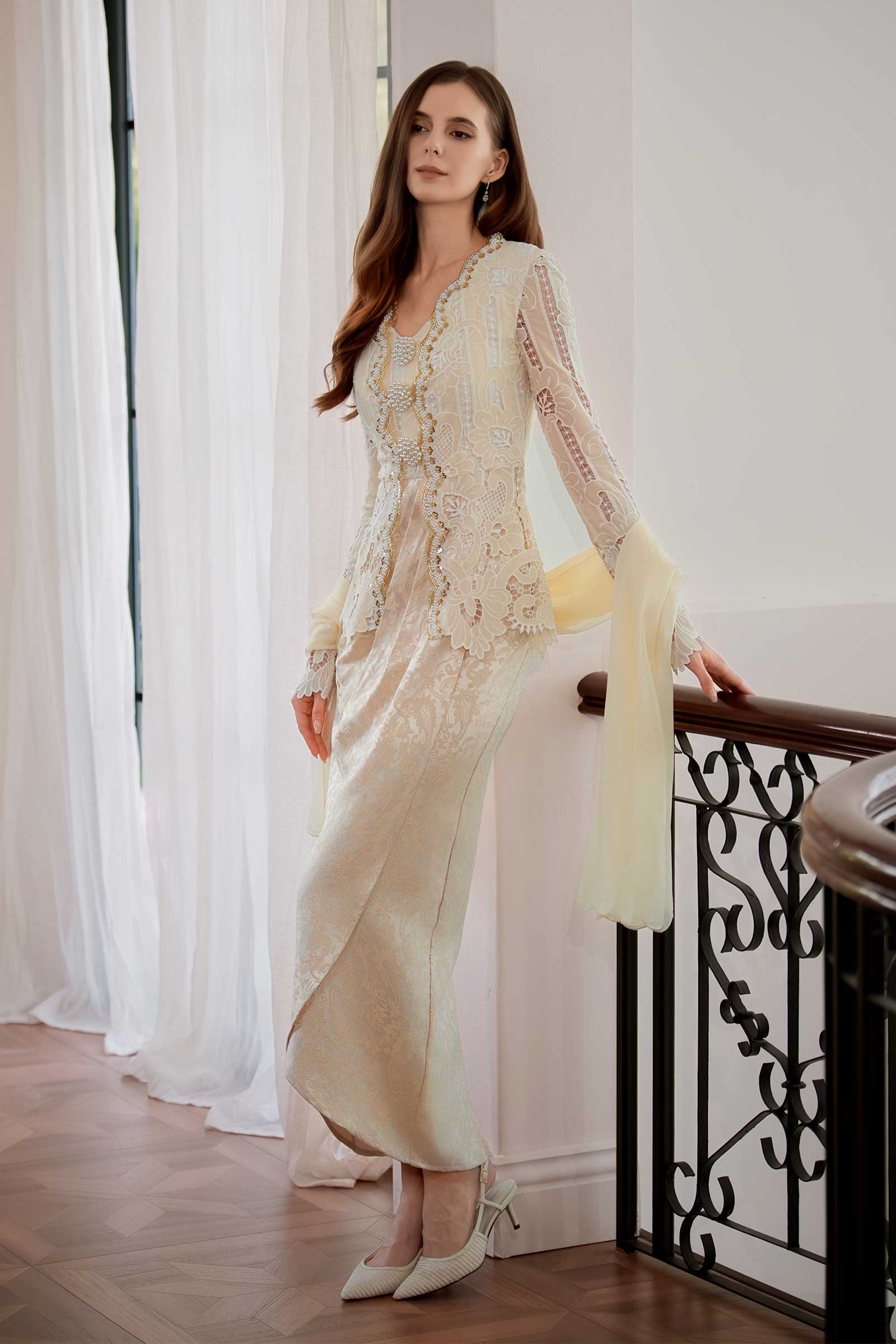 Enchanting Shawls with Brooch (Ivory) (Non Returnable)