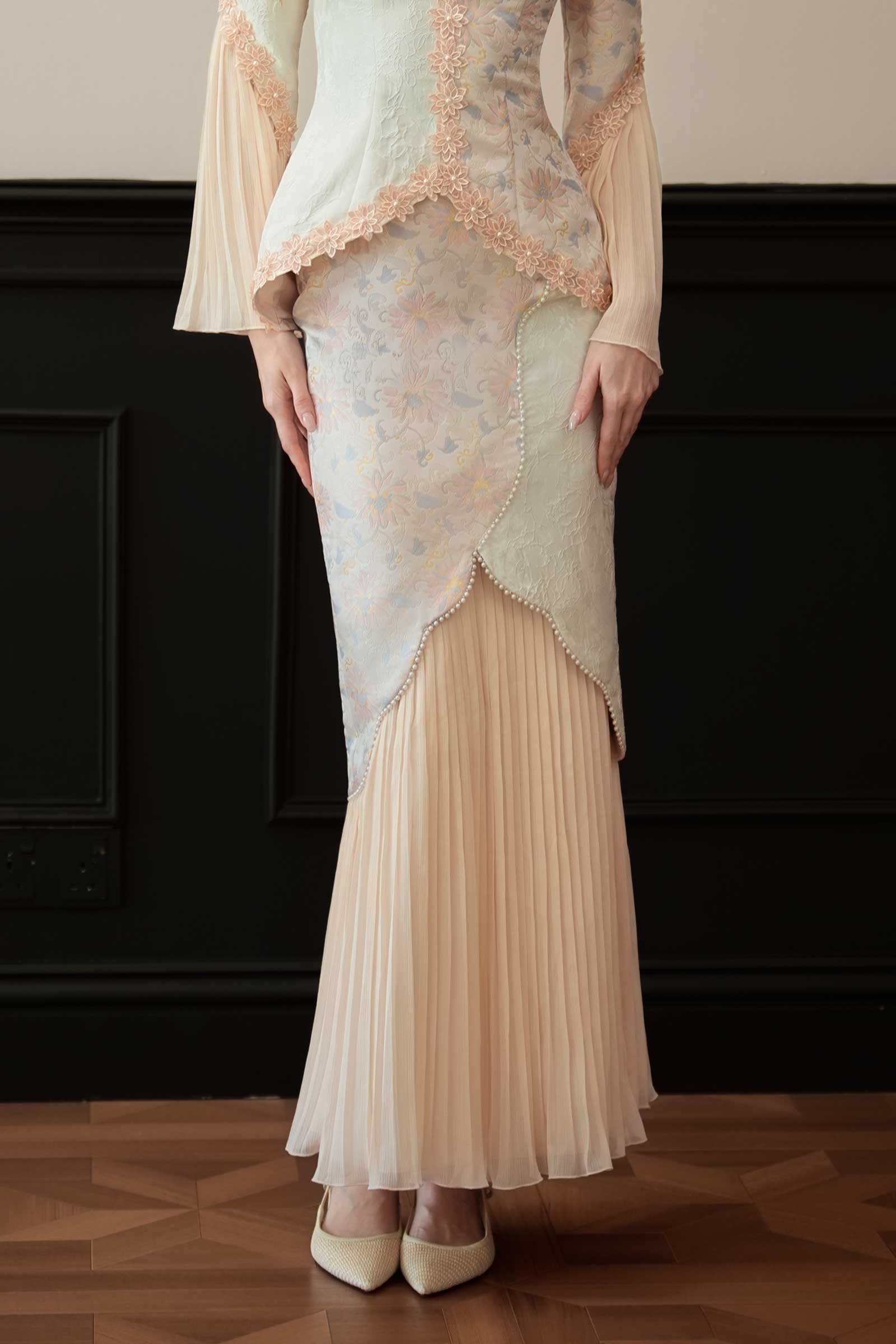 Niessa Kebaya Set (Rose)