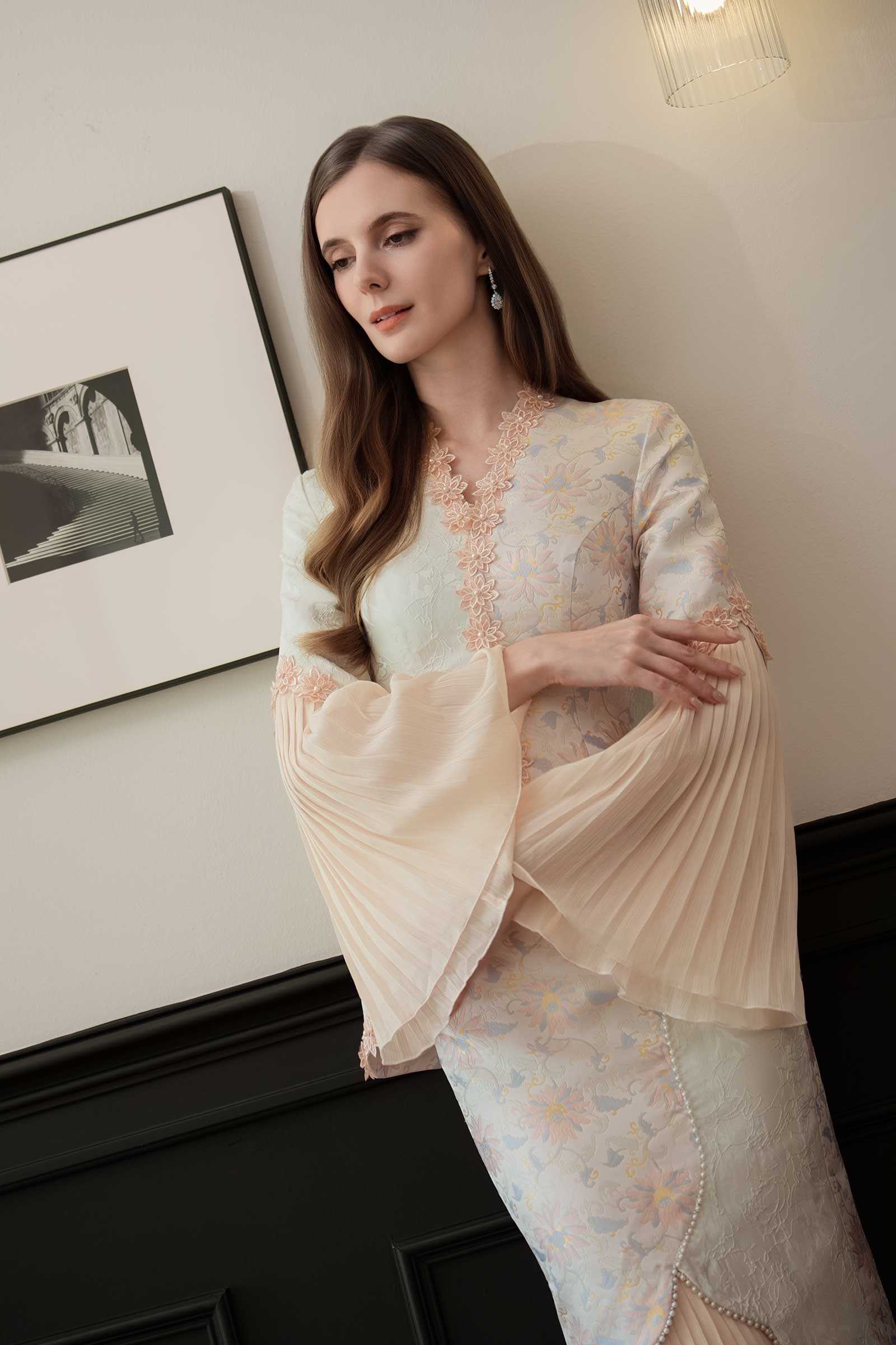 Niessa Kebaya Top (Rose)