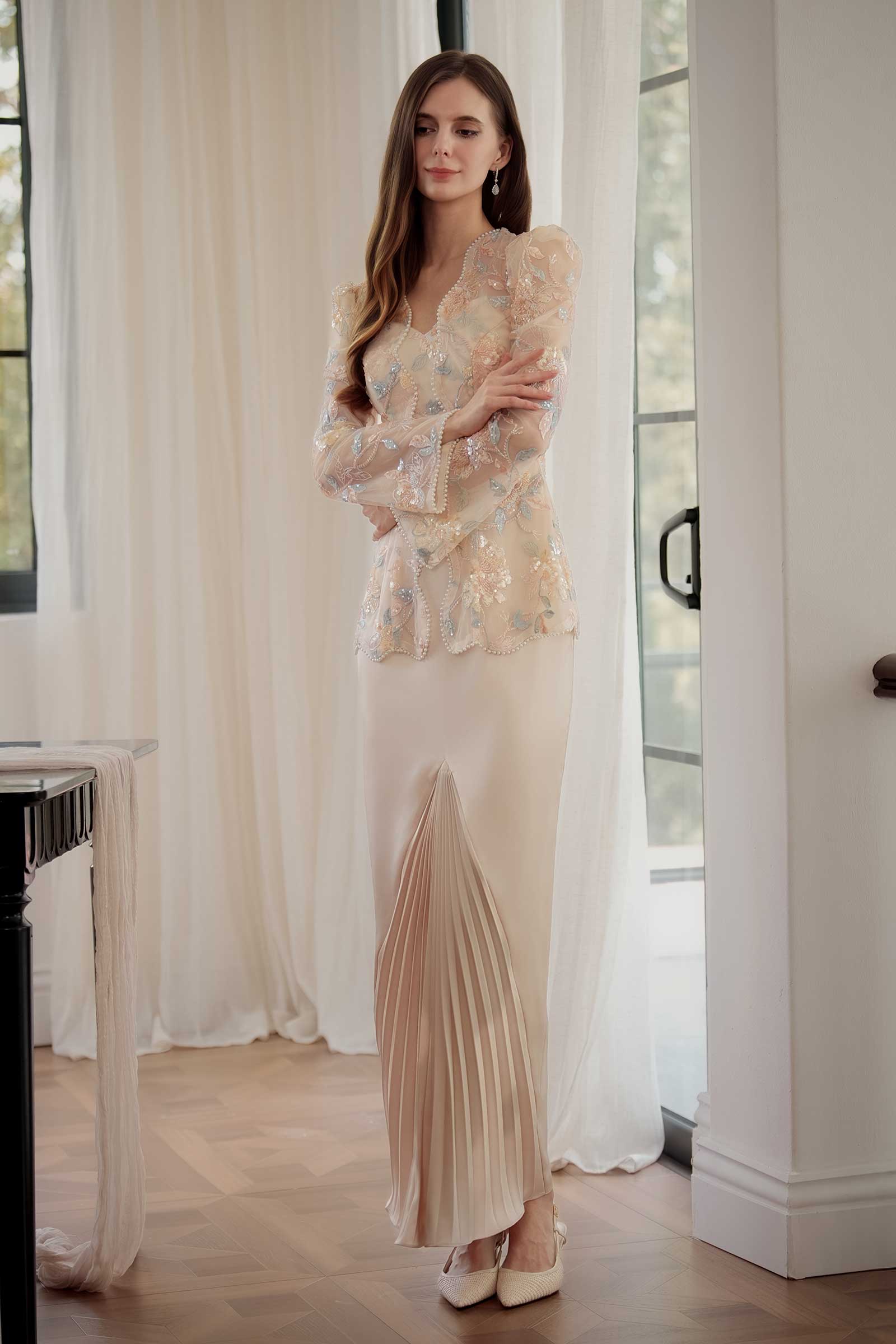 Thea Kebaya Top (Blush Petal)