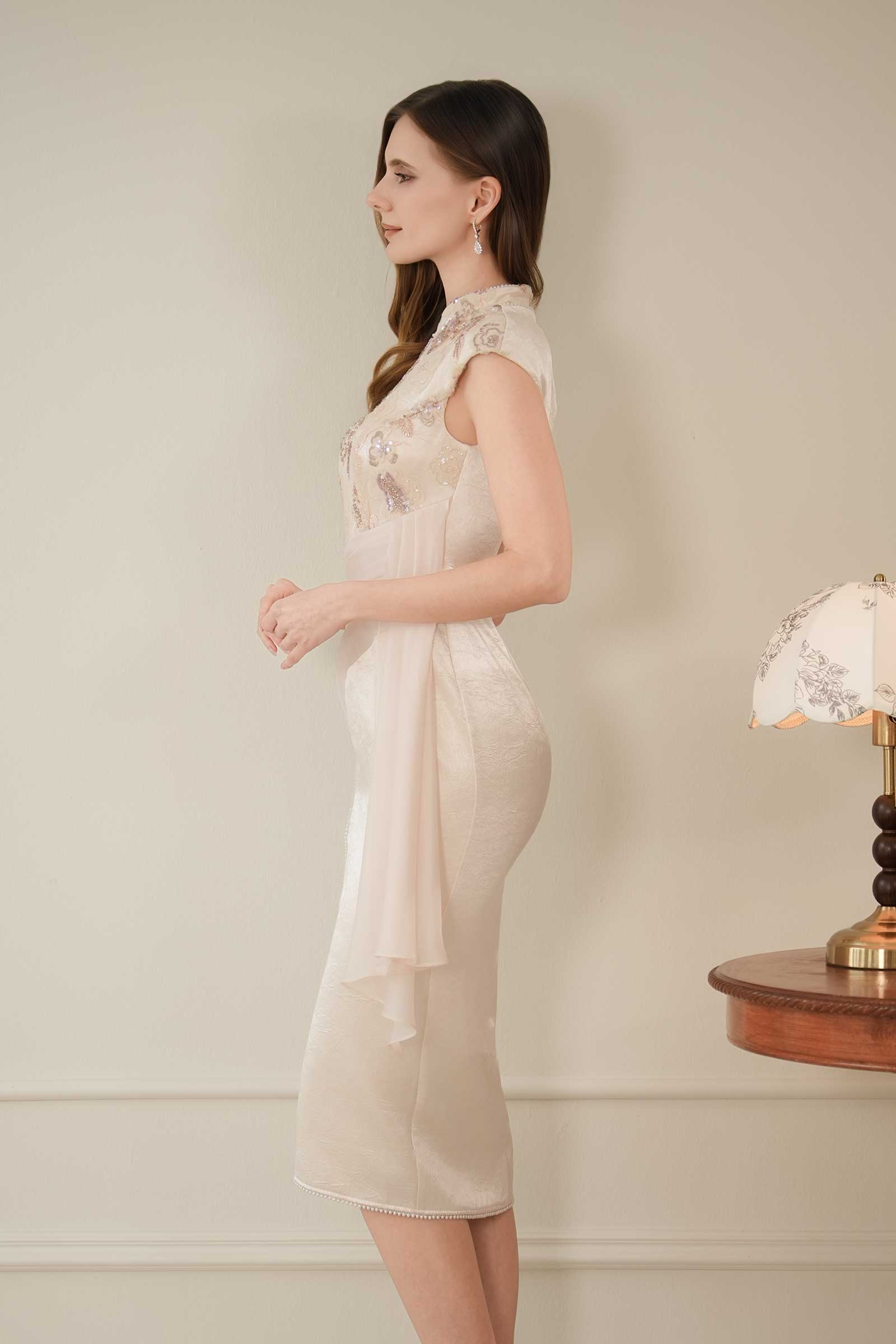 Zhu En Qipao (Blush Sequins)