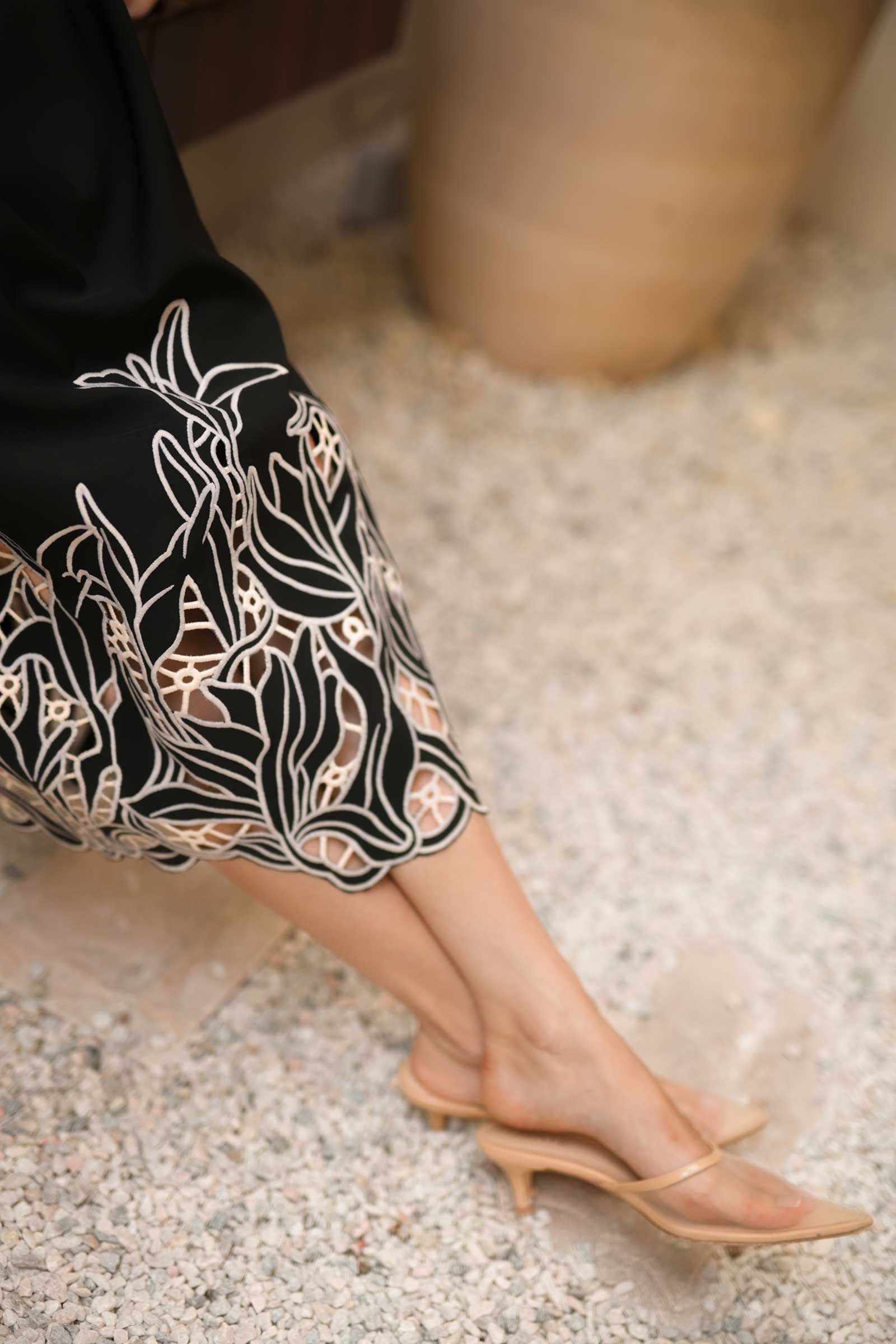 Delarose Padded Dress (Black)