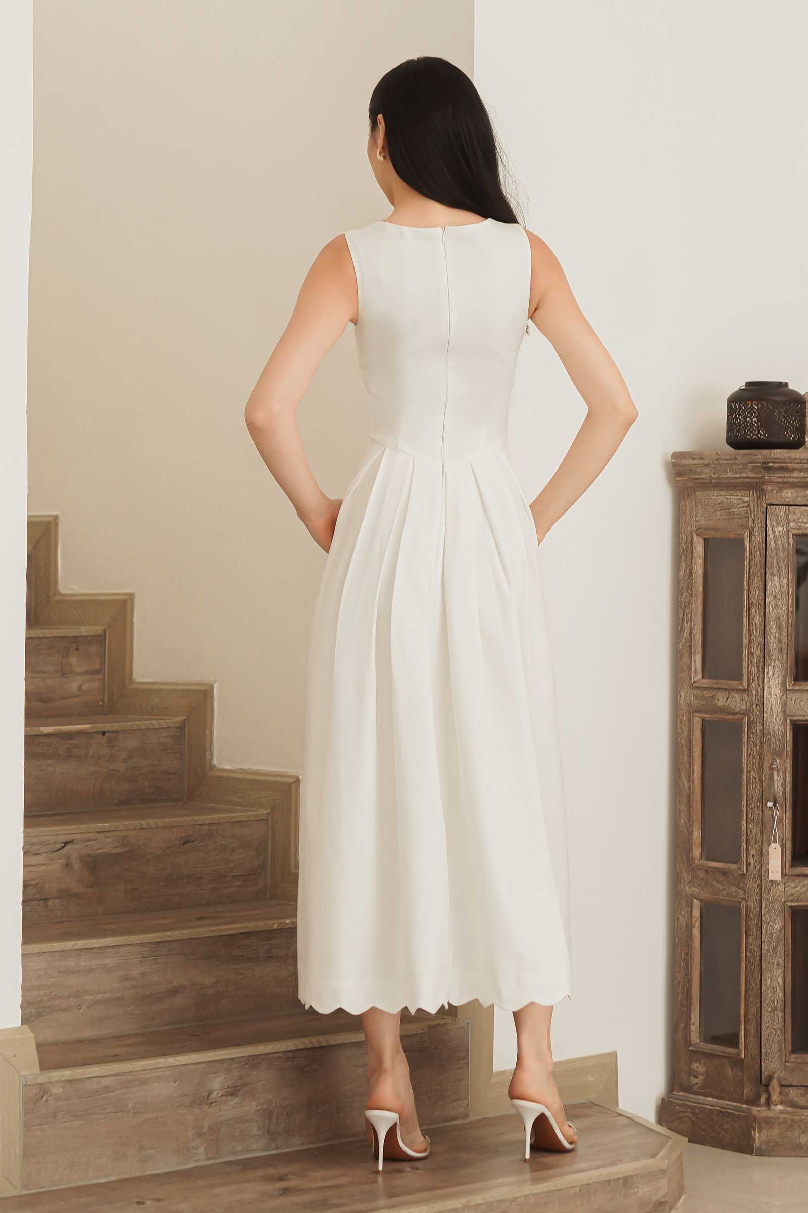 Douxe Scallop Hem Dress (White)