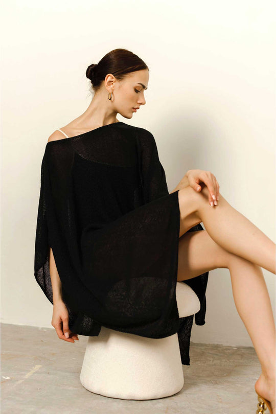 Doma Poncho (Black)