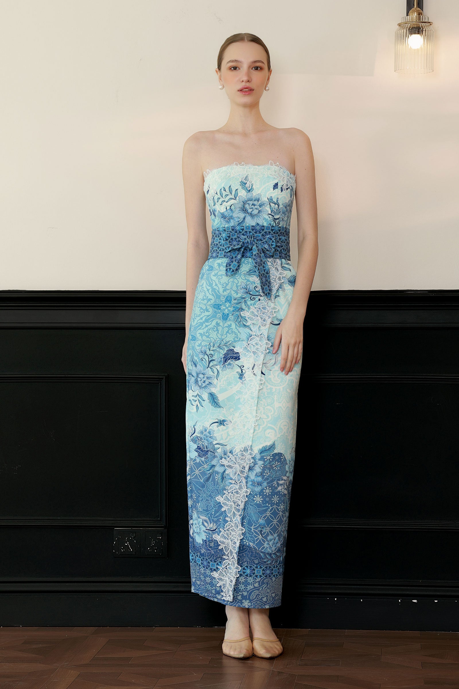 Celinea Kebaya Set (Blue)