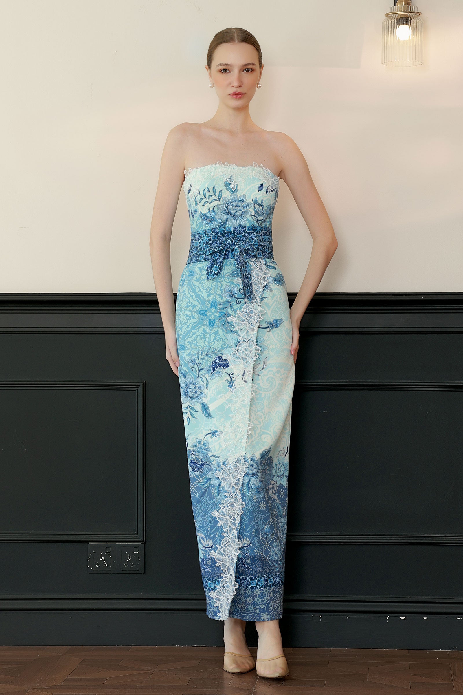 Celinea Kebaya Set (Blue)