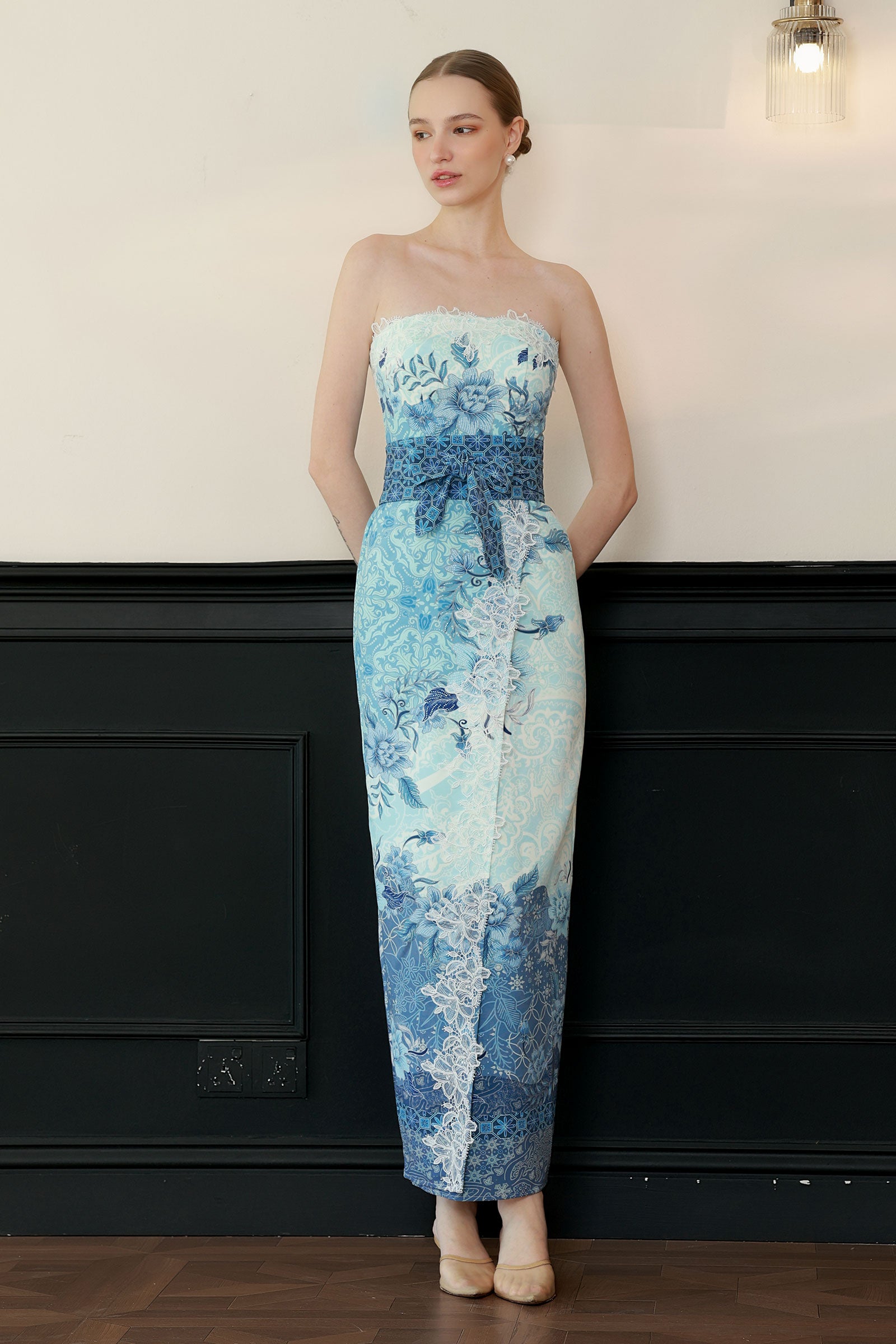 Celinea Kebaya Set (Blue)