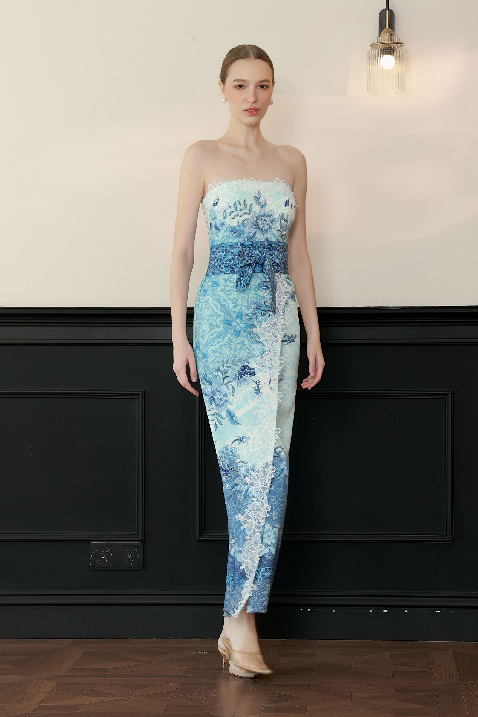 Celinea Kebaya Set (Blue)