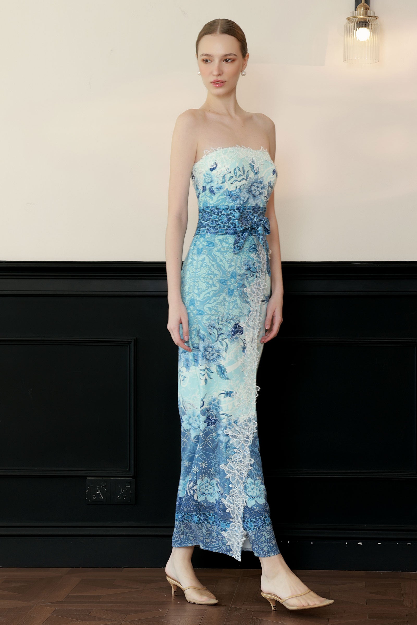 Celinea Kebaya Set (Blue)