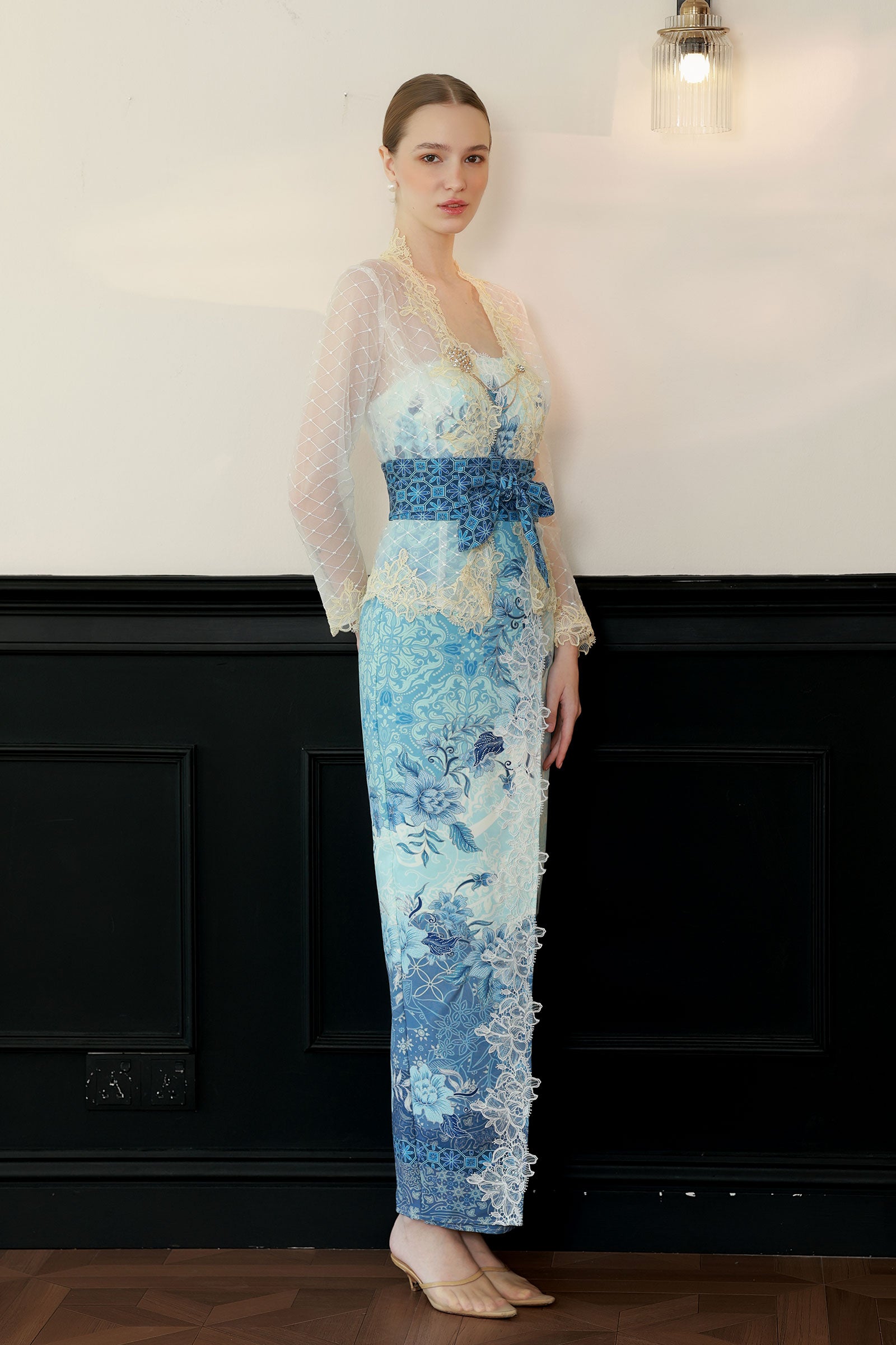 Celinea Kebaya Set (Blue)