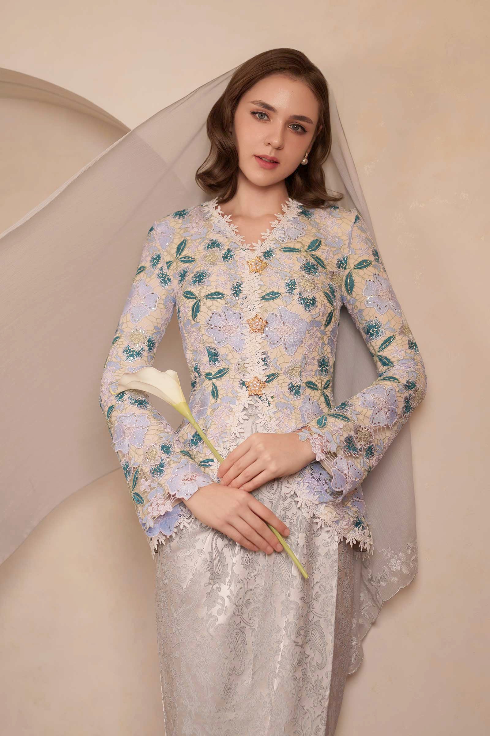 Ansia Kebaya Top