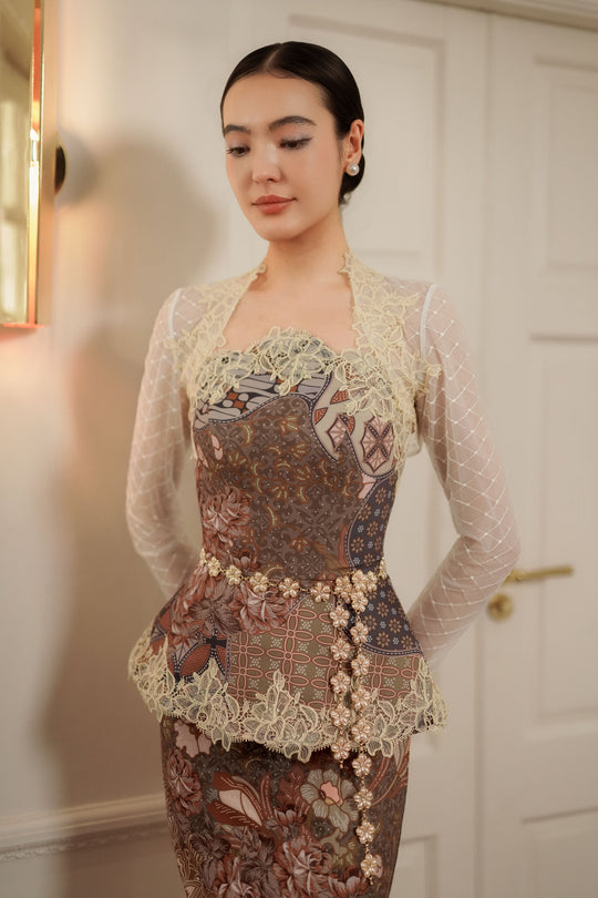 Isadora Top with Pearl Belt (White)