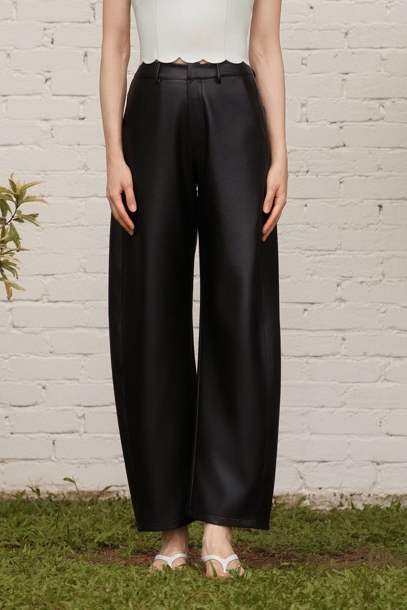 Aria Barrel Pants (Black)