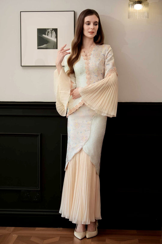 Niessa Kebaya Set (Rose)