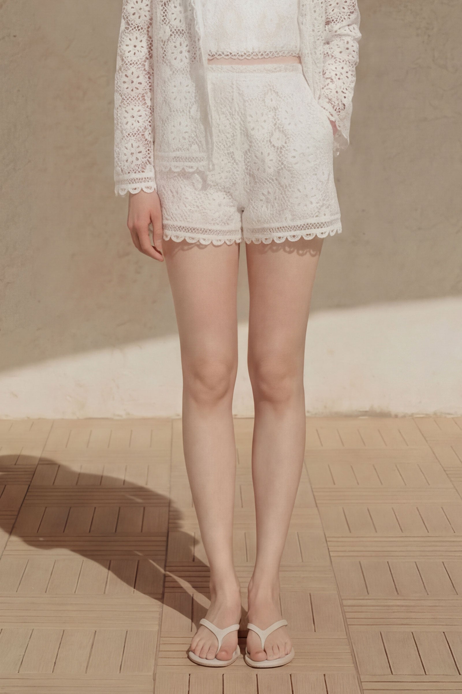 Capri Shorts (White)