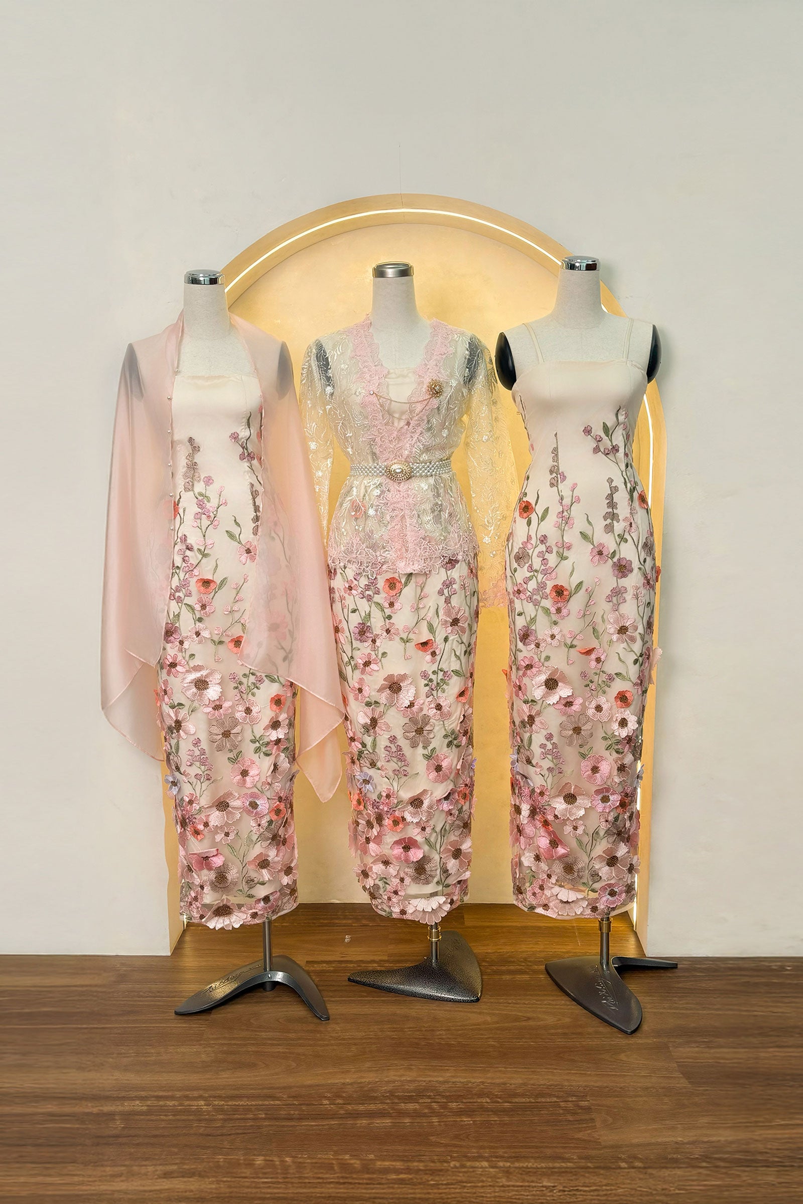 BACKORDER Roseraie Dress (Cream)